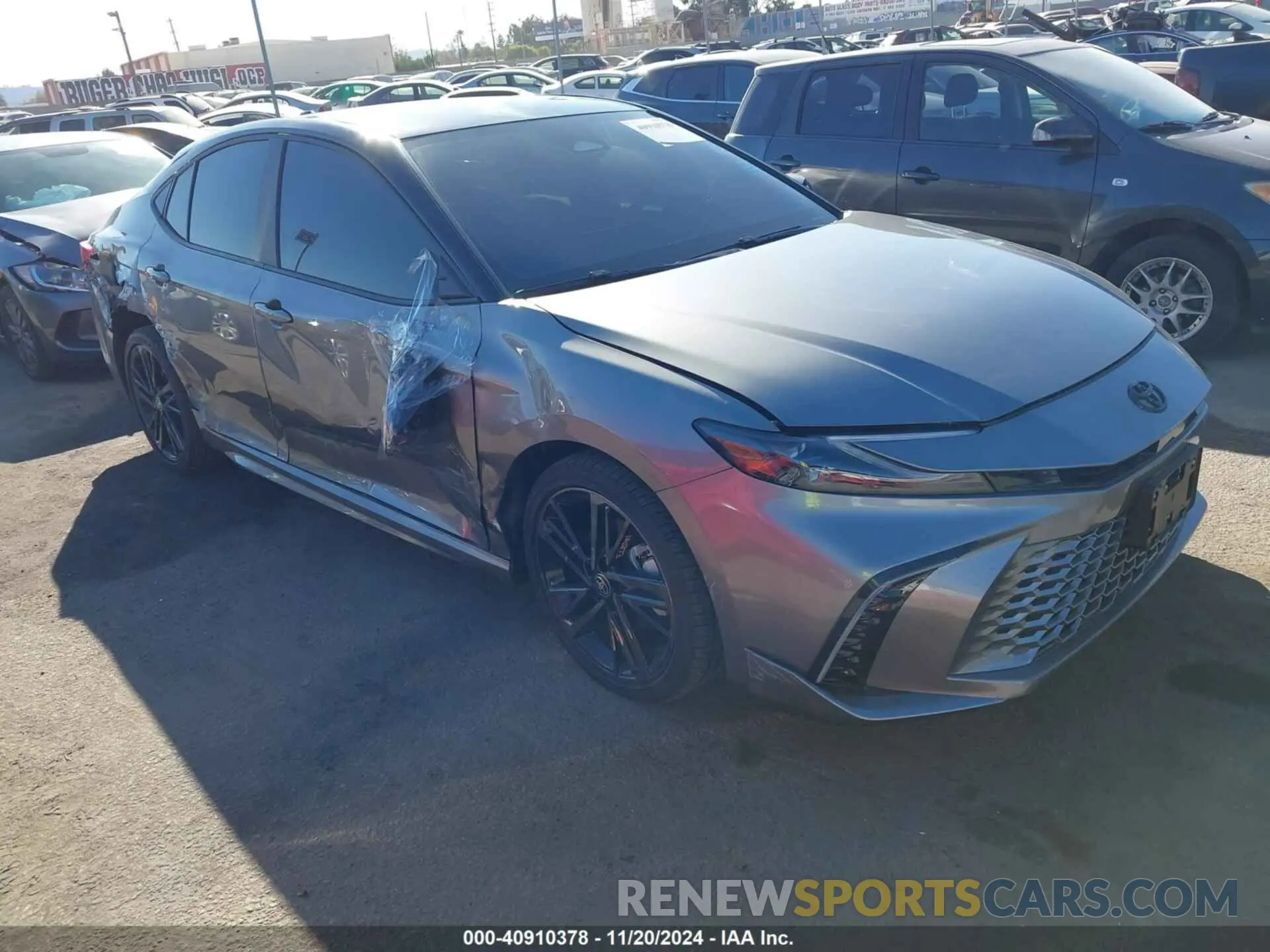 1 Photograph of a damaged car 4T1DBADK0SU511549 TOYOTA CAMRY 2025