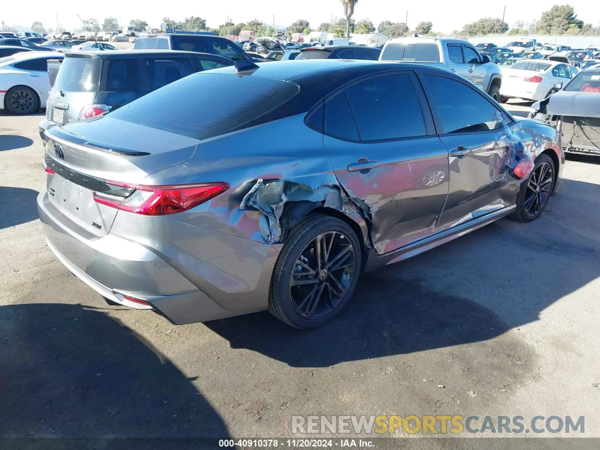 4 Photograph of a damaged car 4T1DBADK0SU511549 TOYOTA CAMRY 2025