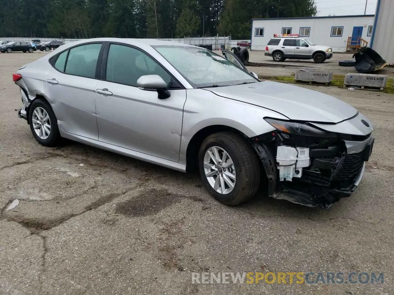 4 Photograph of a damaged car 4T1DBADK0SU515018 TOYOTA CAMRY 2025