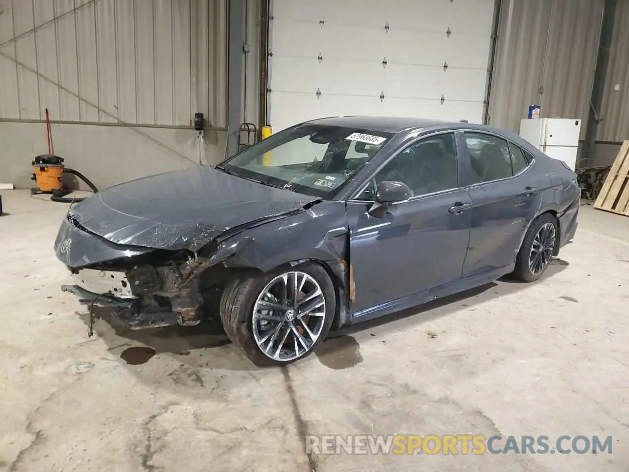 1 Photograph of a damaged car 4T1DBADK0SU518503 TOYOTA CAMRY 2025