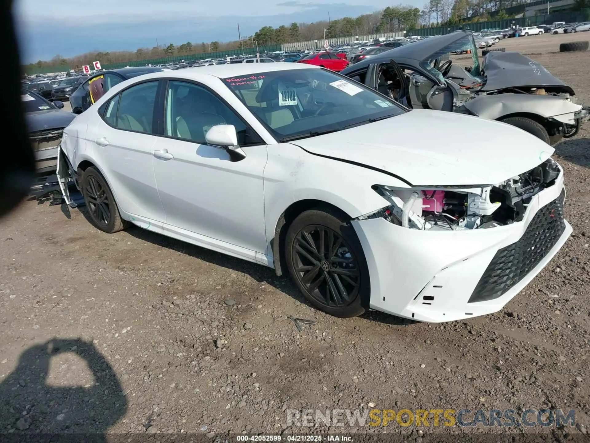 1 Photograph of a damaged car 4T1DBADK0SU526035 TOYOTA CAMRY 2025