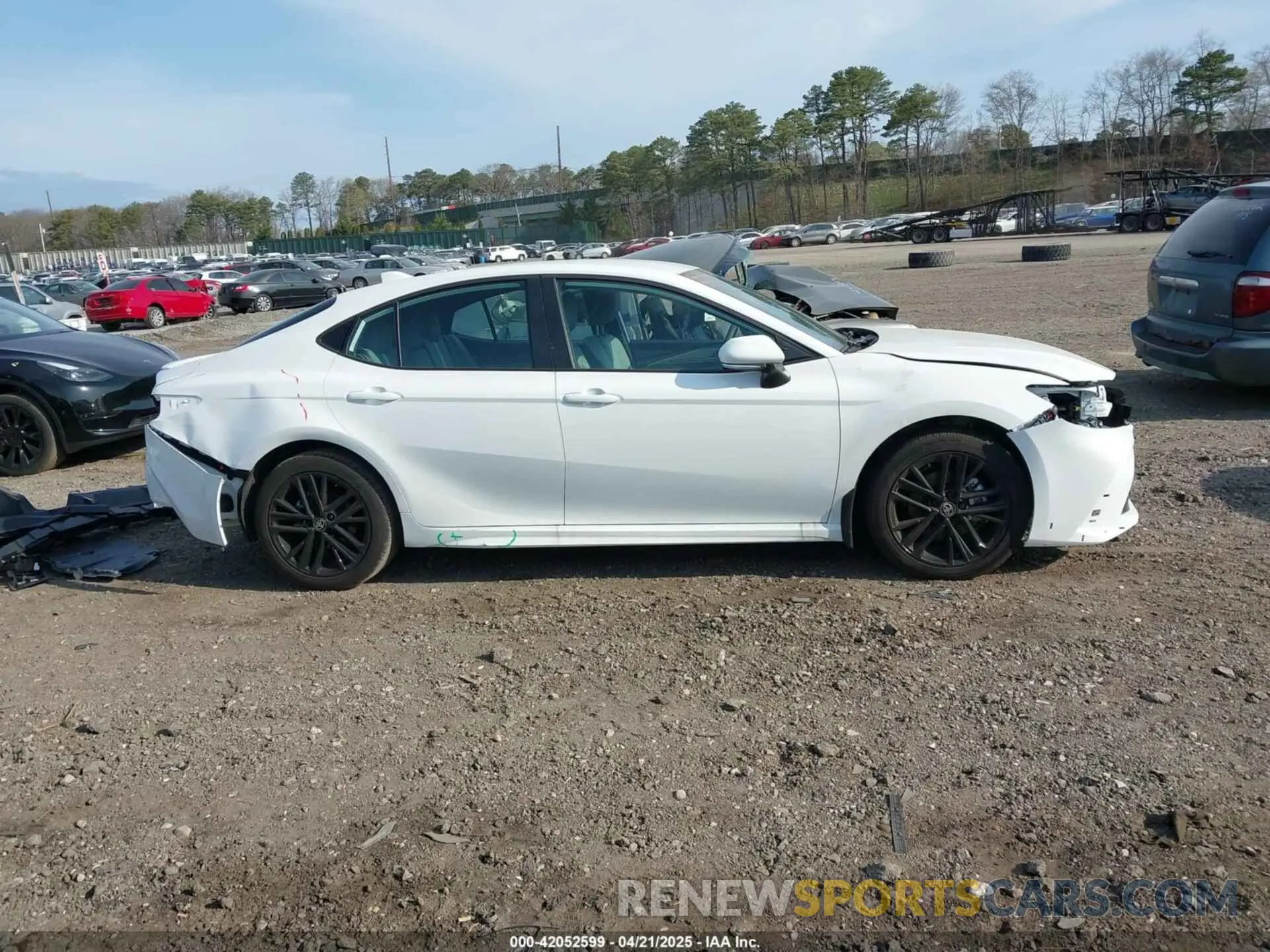 14 Photograph of a damaged car 4T1DBADK0SU526035 TOYOTA CAMRY 2025