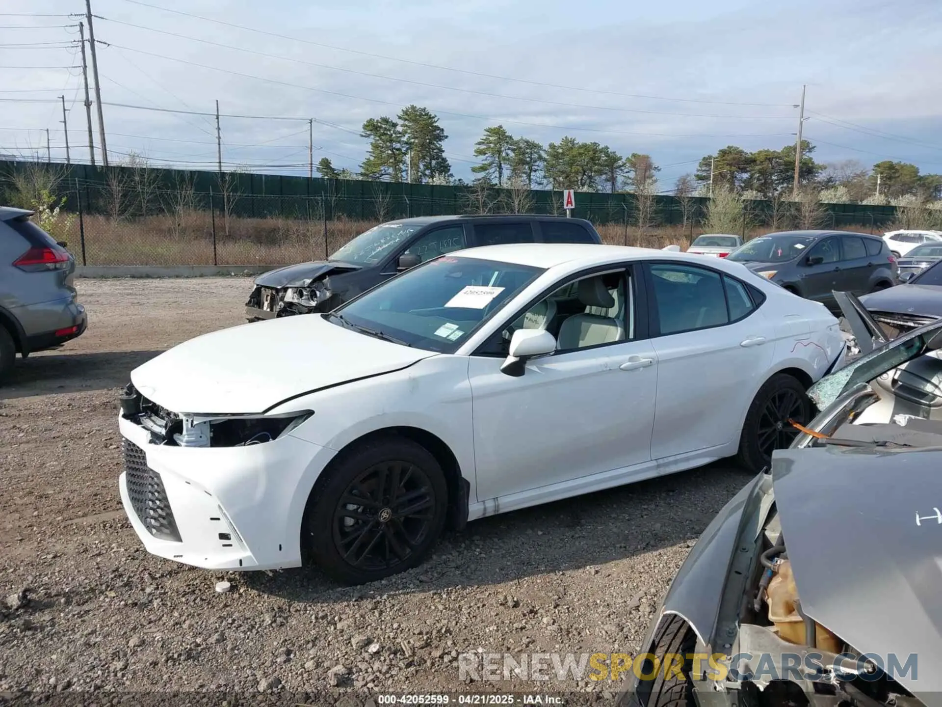 15 Photograph of a damaged car 4T1DBADK0SU526035 TOYOTA CAMRY 2025