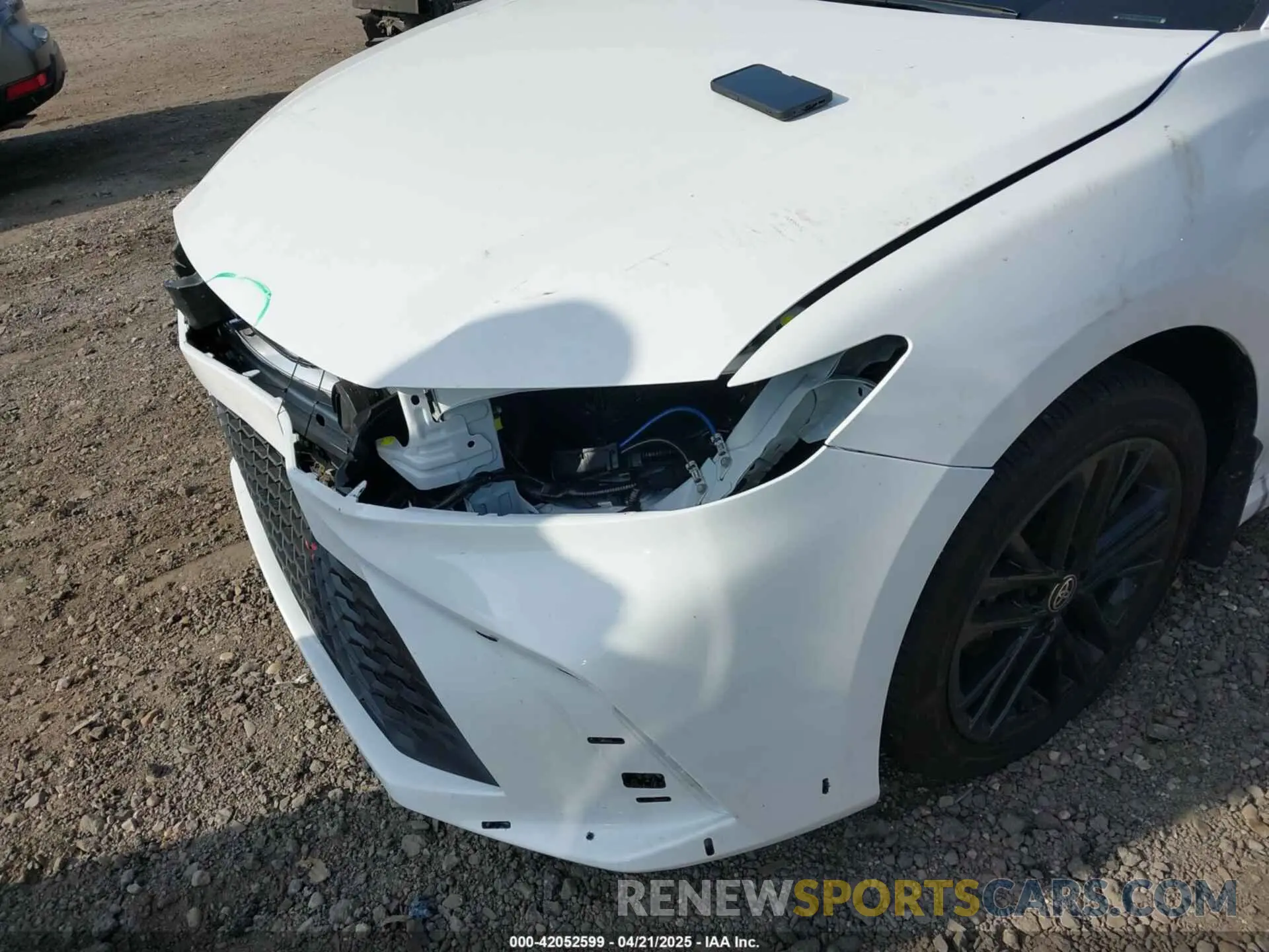 18 Photograph of a damaged car 4T1DBADK0SU526035 TOYOTA CAMRY 2025