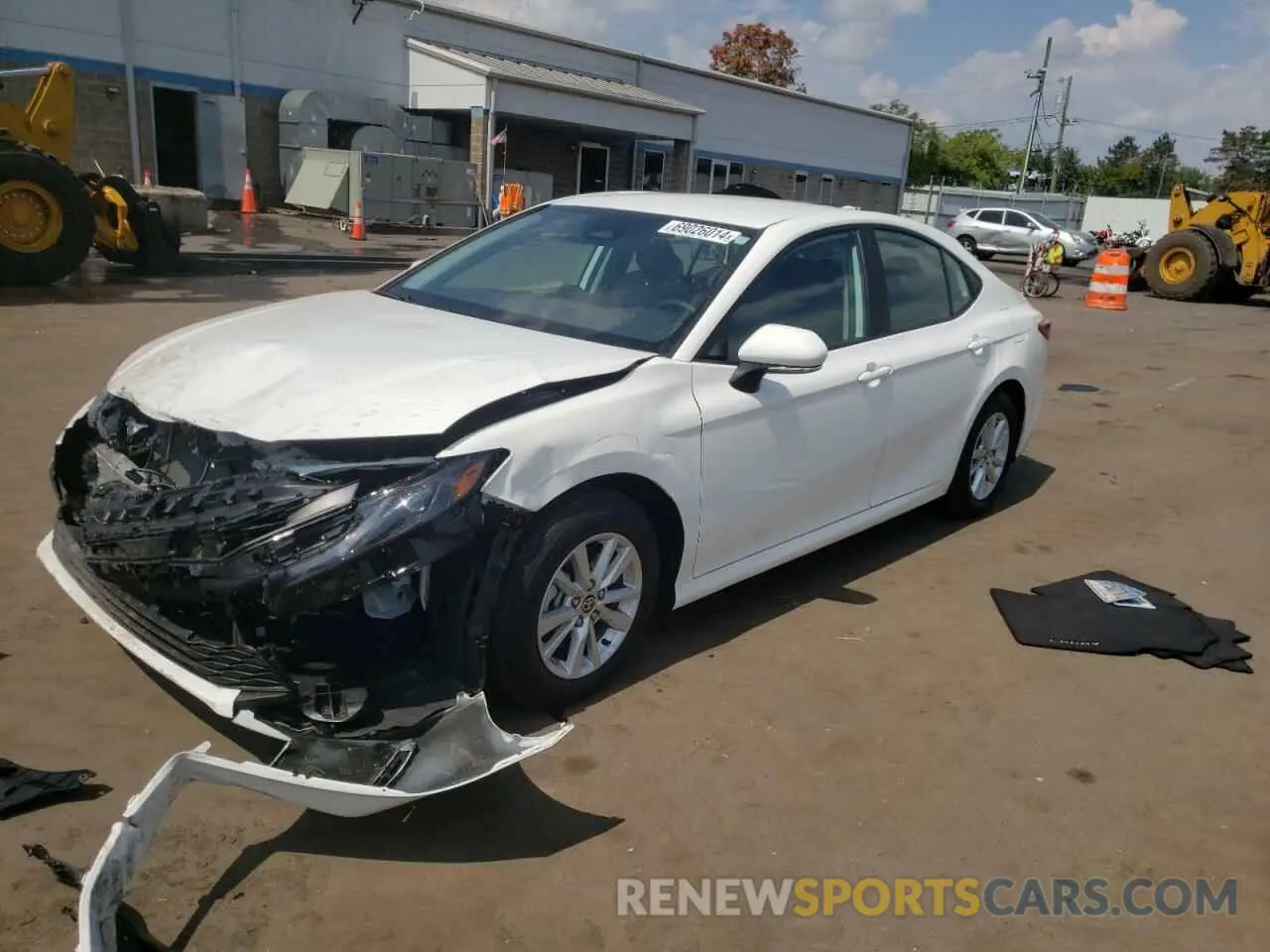 1 Photograph of a damaged car 4T1DBADK1SU002747 TOYOTA CAMRY 2025