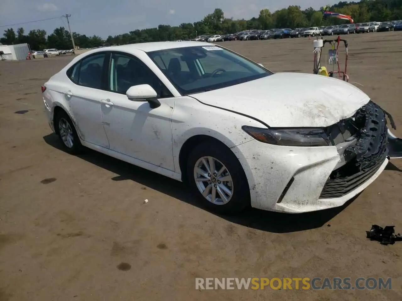 4 Photograph of a damaged car 4T1DBADK1SU002747 TOYOTA CAMRY 2025