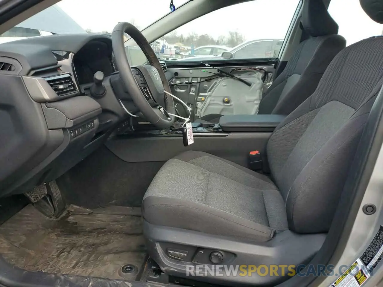 7 Photograph of a damaged car 4T1DBADK1SU512807 TOYOTA CAMRY 2025