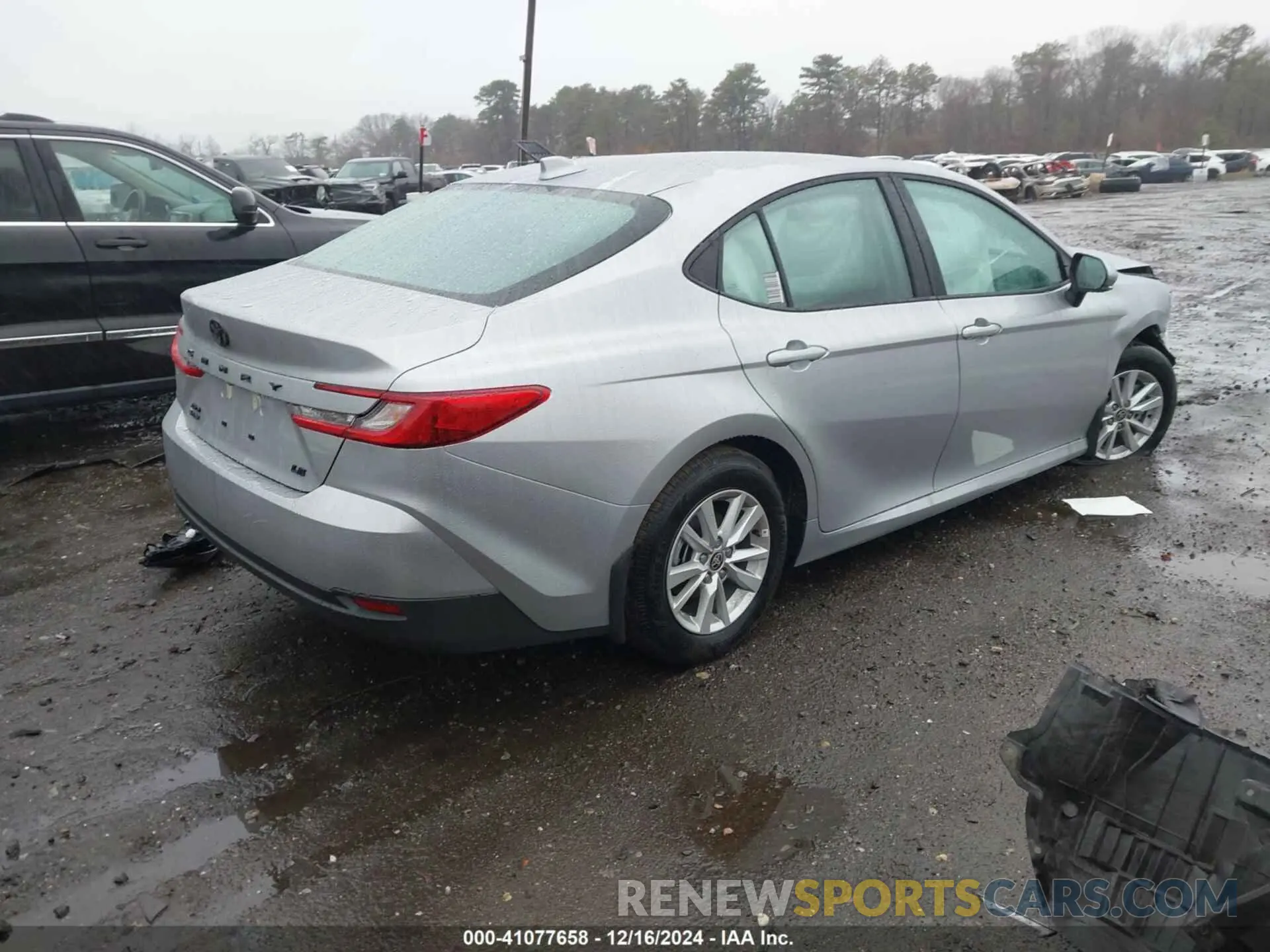 4 Photograph of a damaged car 4T1DBADK1SU514797 TOYOTA CAMRY 2025