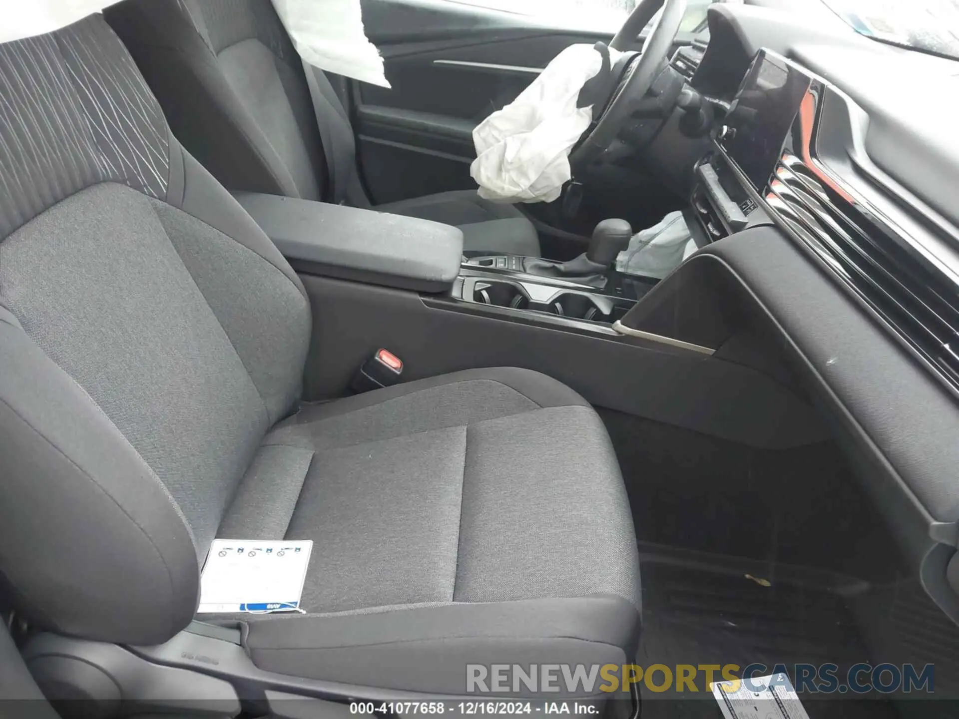 5 Photograph of a damaged car 4T1DBADK1SU514797 TOYOTA CAMRY 2025