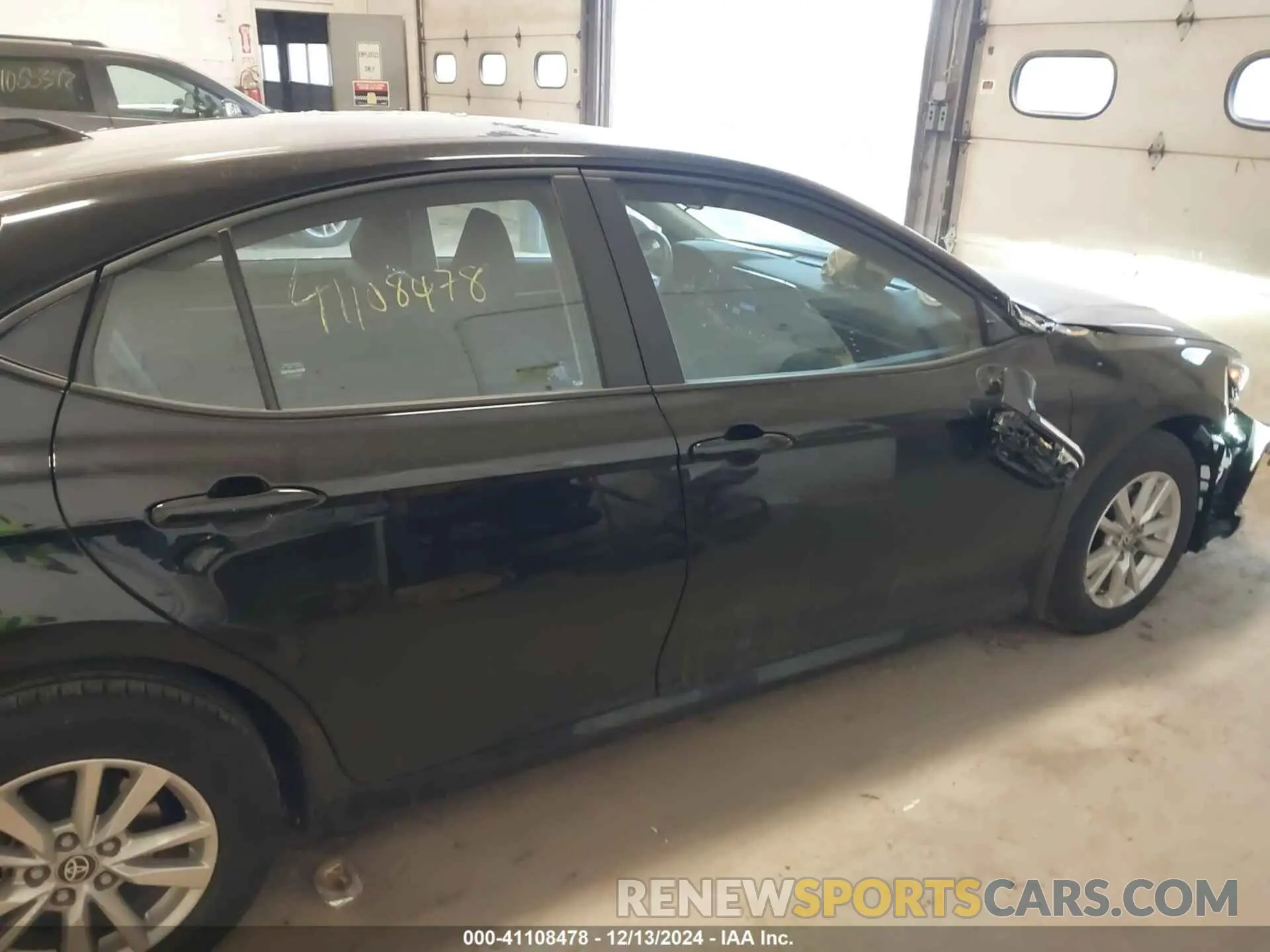 13 Photograph of a damaged car 4T1DBADK1SU515044 TOYOTA CAMRY 2025