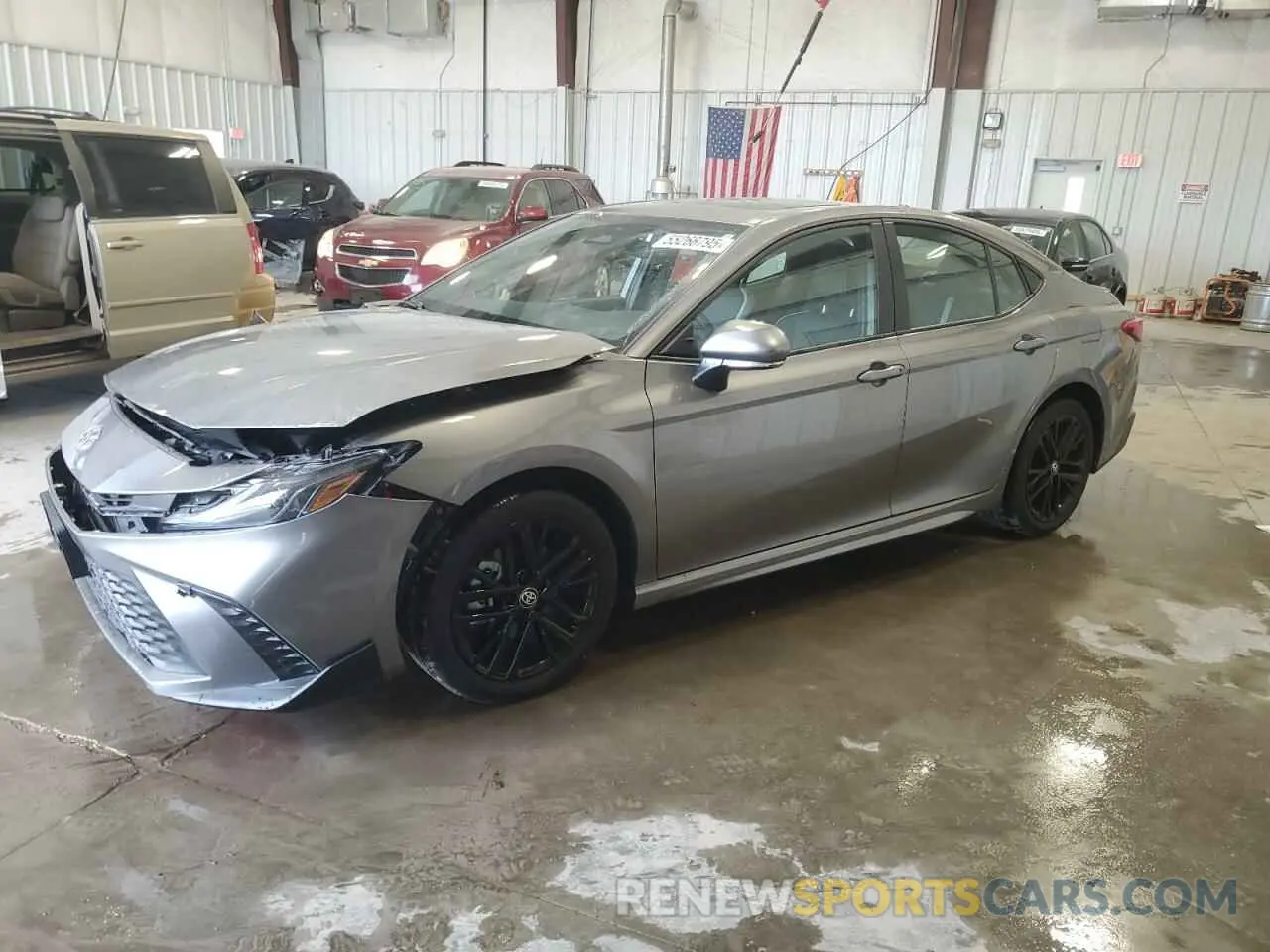 1 Photograph of a damaged car 4T1DBADK2SU504408 TOYOTA CAMRY 2025