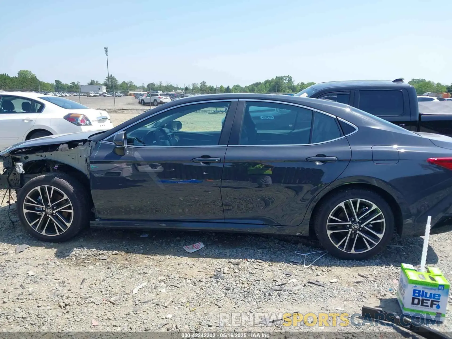 15 Photograph of a damaged car 4T1DBADK2SU509561 TOYOTA CAMRY 2025