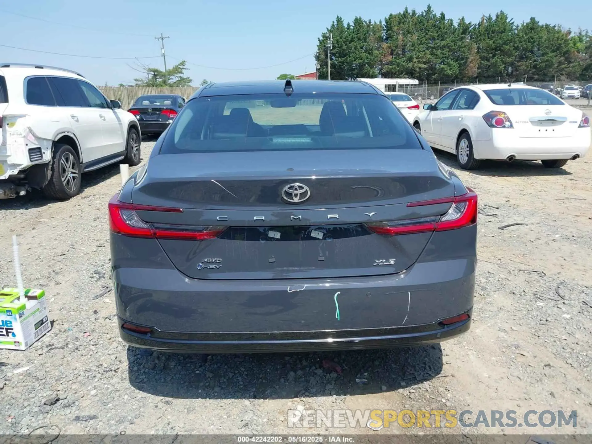 17 Photograph of a damaged car 4T1DBADK2SU509561 TOYOTA CAMRY 2025