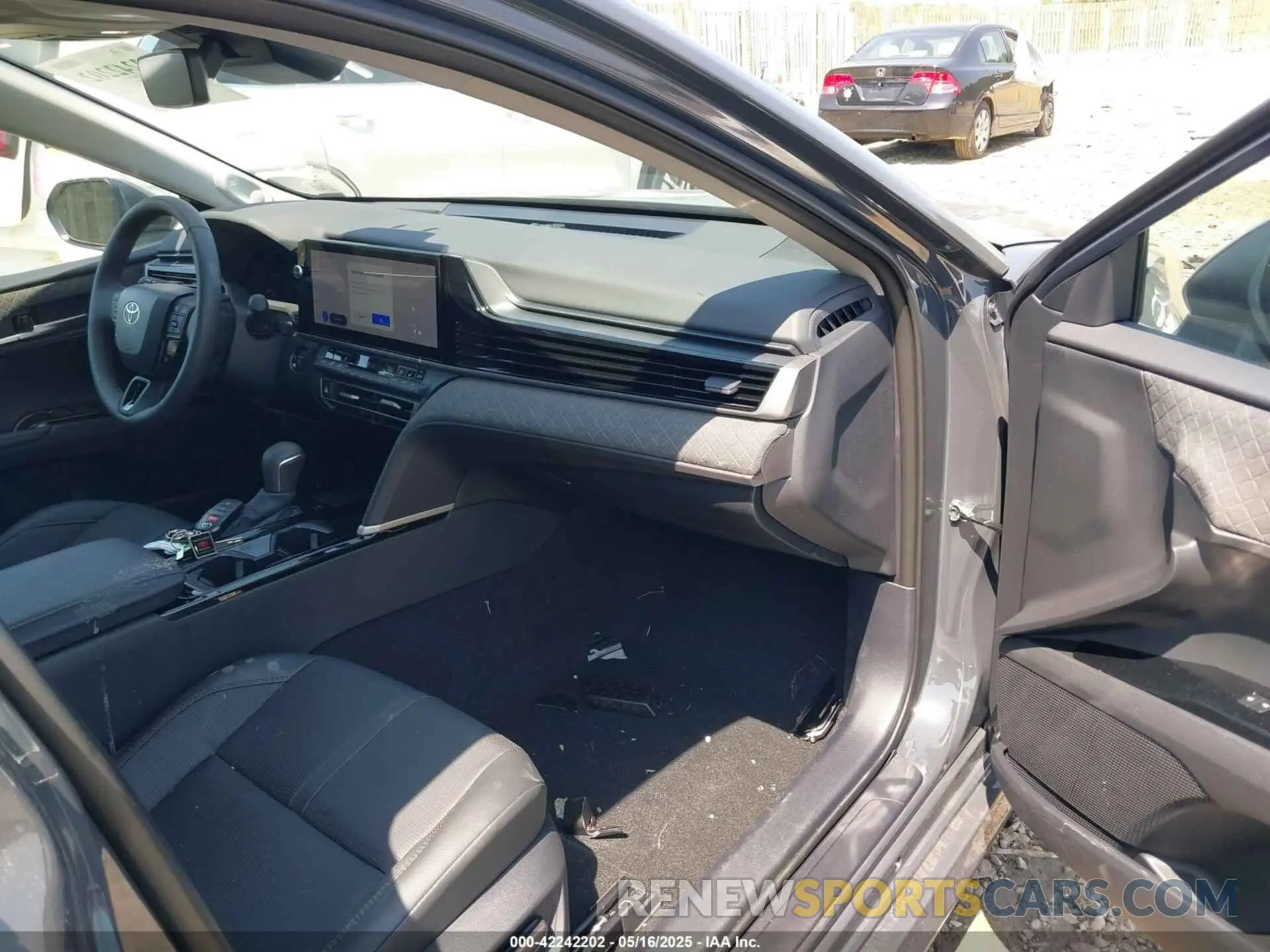 5 Photograph of a damaged car 4T1DBADK2SU509561 TOYOTA CAMRY 2025