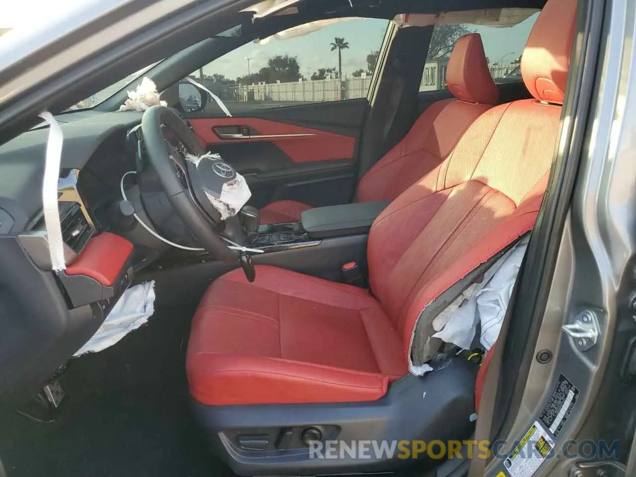 7 Photograph of a damaged car 4T1DBADK2SU510631 TOYOTA CAMRY 2025