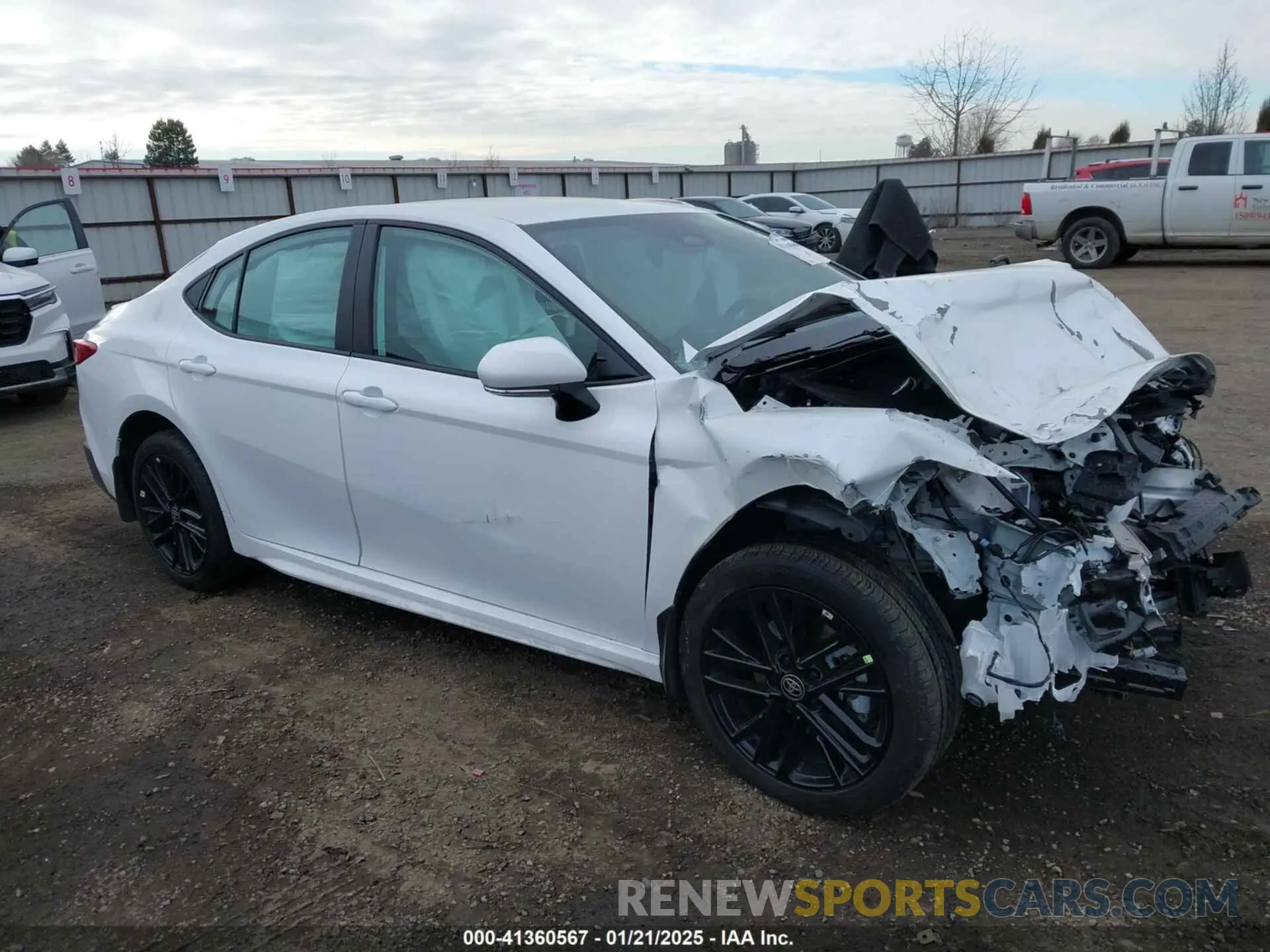 1 Photograph of a damaged car 4T1DBADK2SU513738 TOYOTA CAMRY 2025