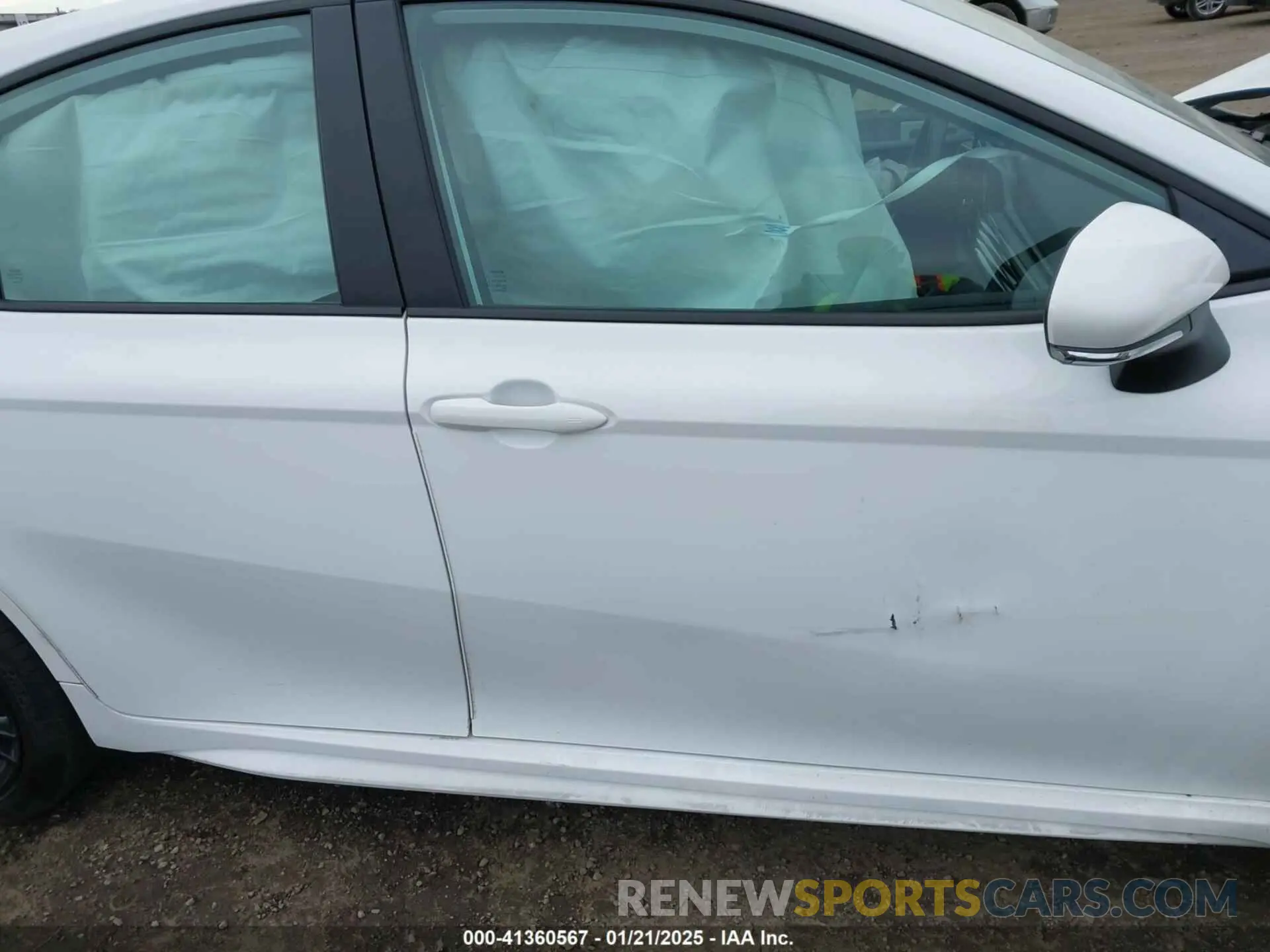 14 Photograph of a damaged car 4T1DBADK2SU513738 TOYOTA CAMRY 2025