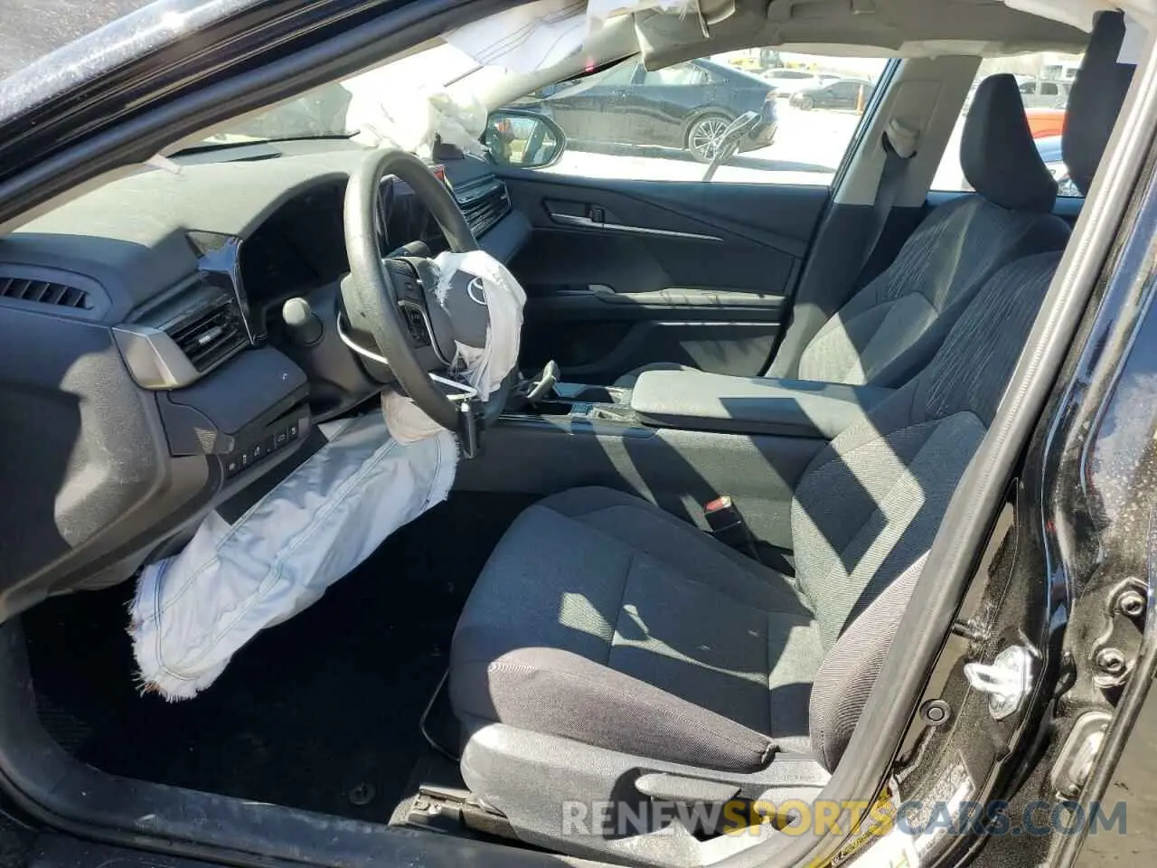 7 Photograph of a damaged car 4T1DBADK2SU520558 TOYOTA CAMRY 2025