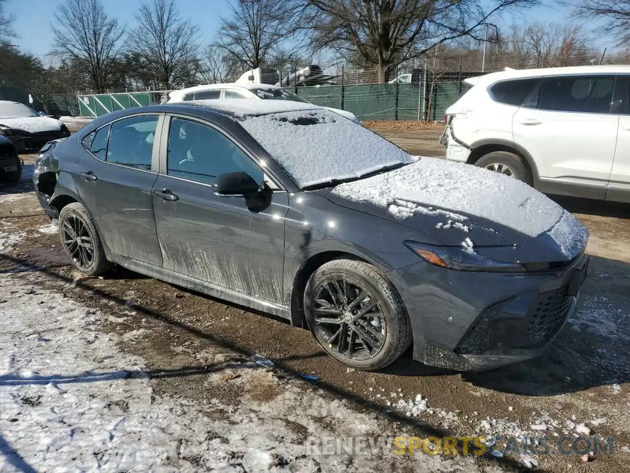 4 Photograph of a damaged car 4T1DBADK3SU018044 TOYOTA CAMRY 2025