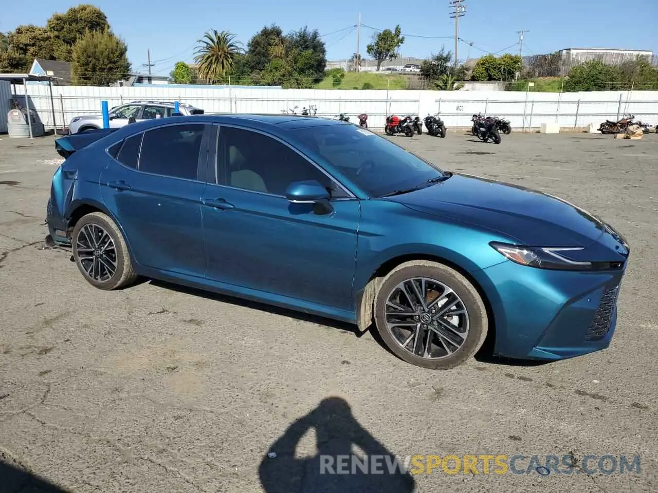 4 Photograph of a damaged car 4T1DBADK3SU502862 TOYOTA CAMRY 2025