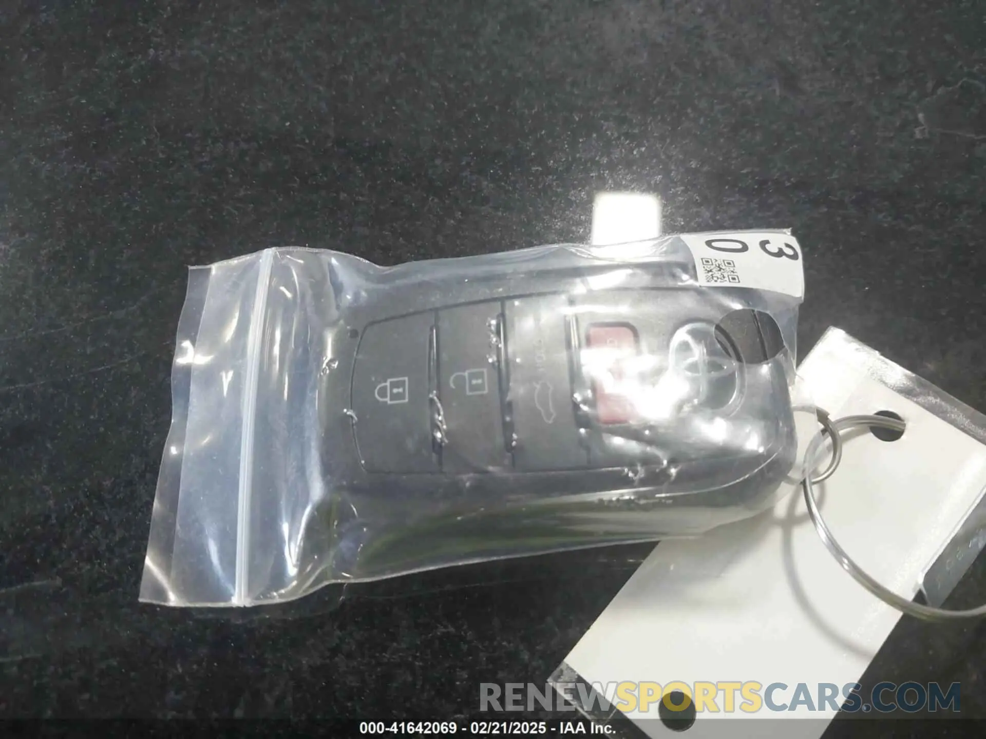 11 Photograph of a damaged car 4T1DBADK3SU509830 TOYOTA CAMRY 2025
