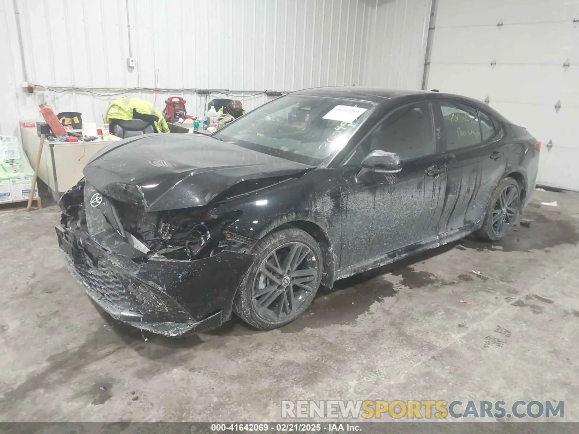 2 Photograph of a damaged car 4T1DBADK3SU509830 TOYOTA CAMRY 2025