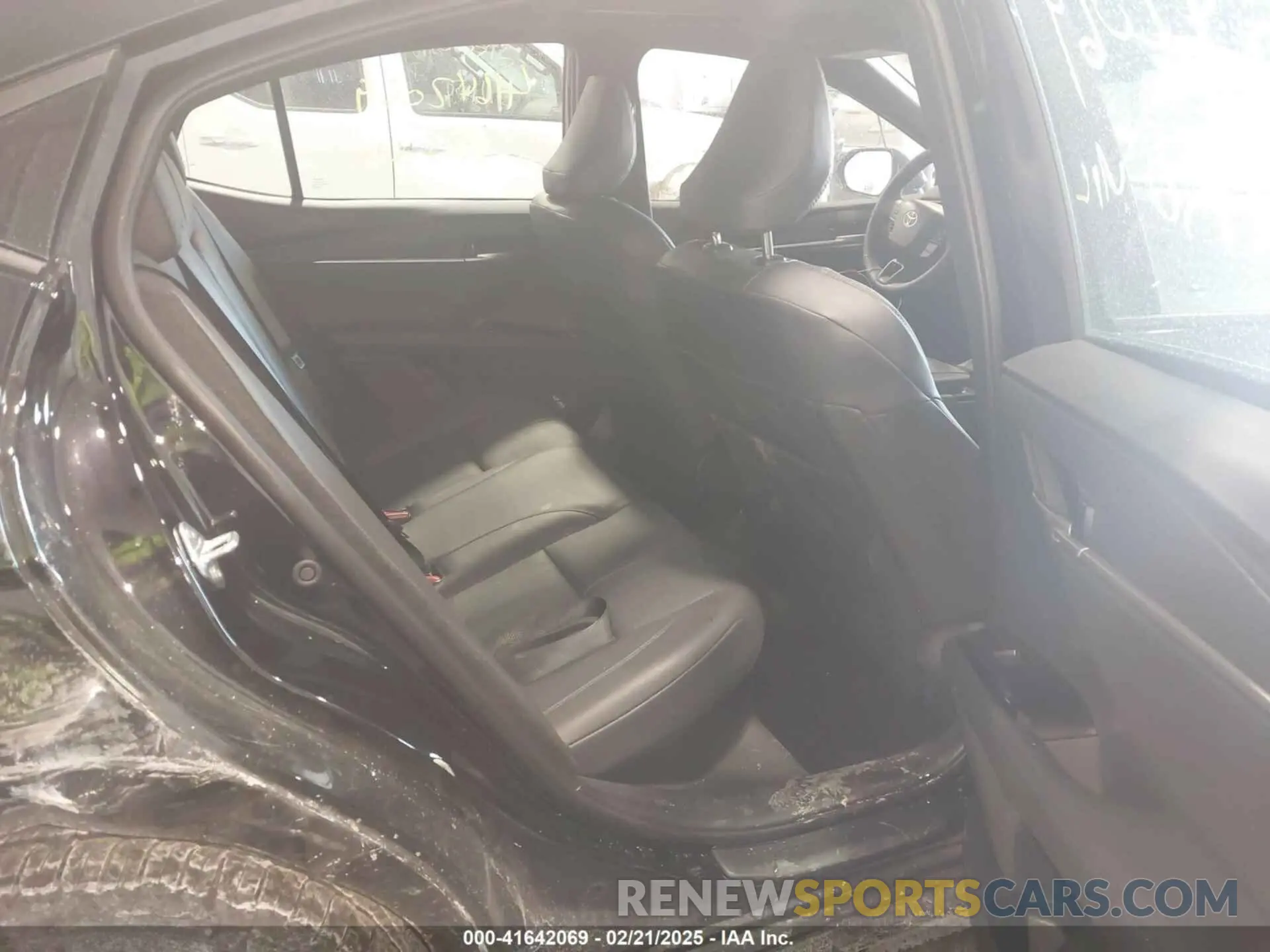 8 Photograph of a damaged car 4T1DBADK3SU509830 TOYOTA CAMRY 2025