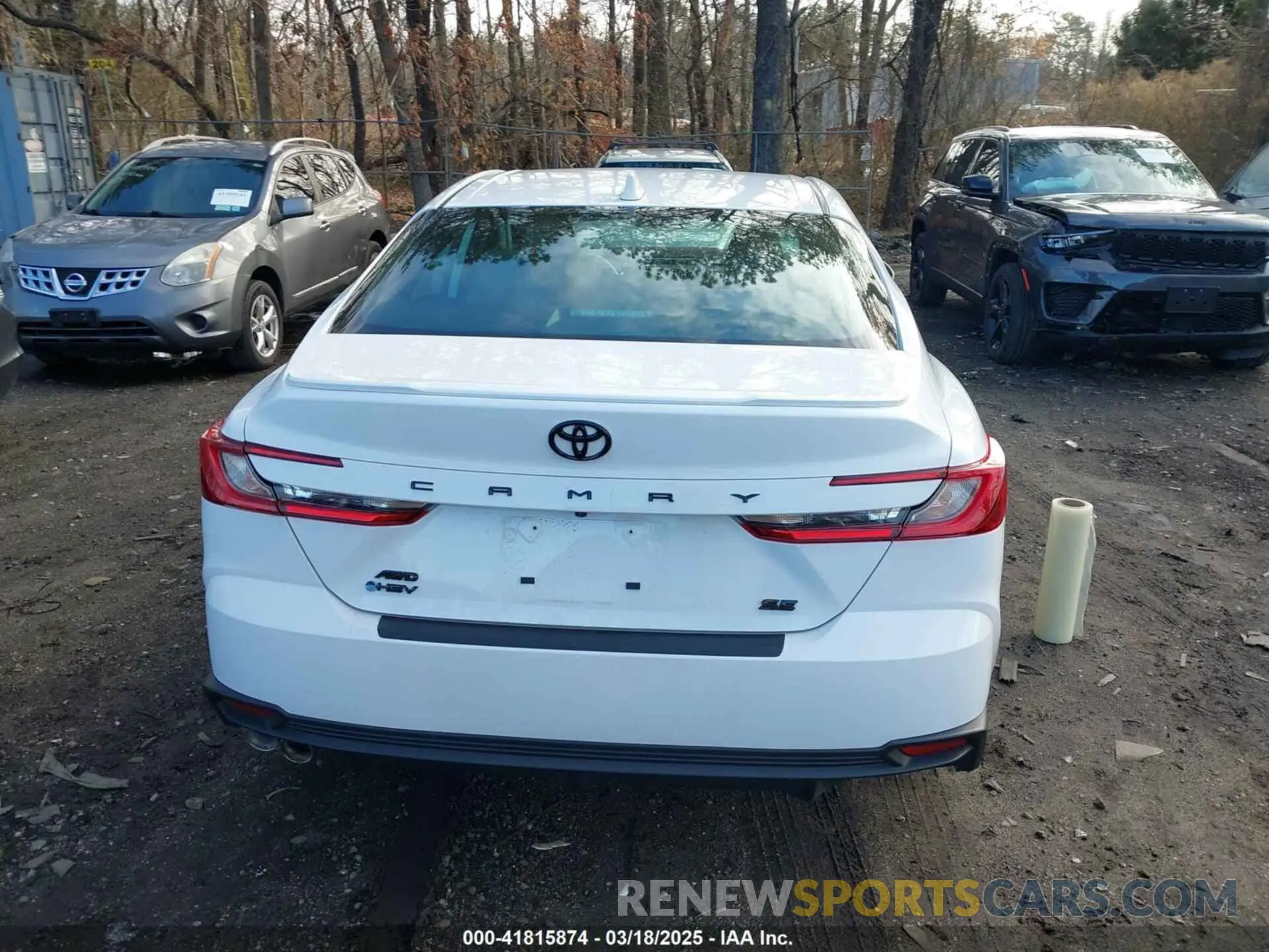16 Photograph of a damaged car 4T1DBADK3SU518334 TOYOTA CAMRY 2025