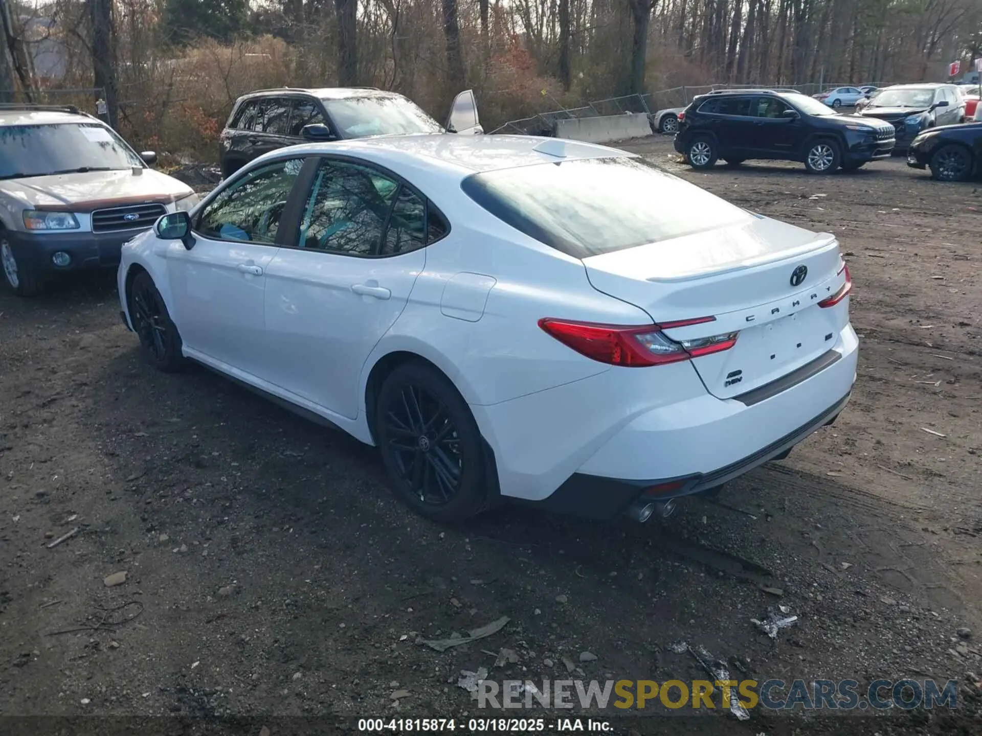 3 Photograph of a damaged car 4T1DBADK3SU518334 TOYOTA CAMRY 2025