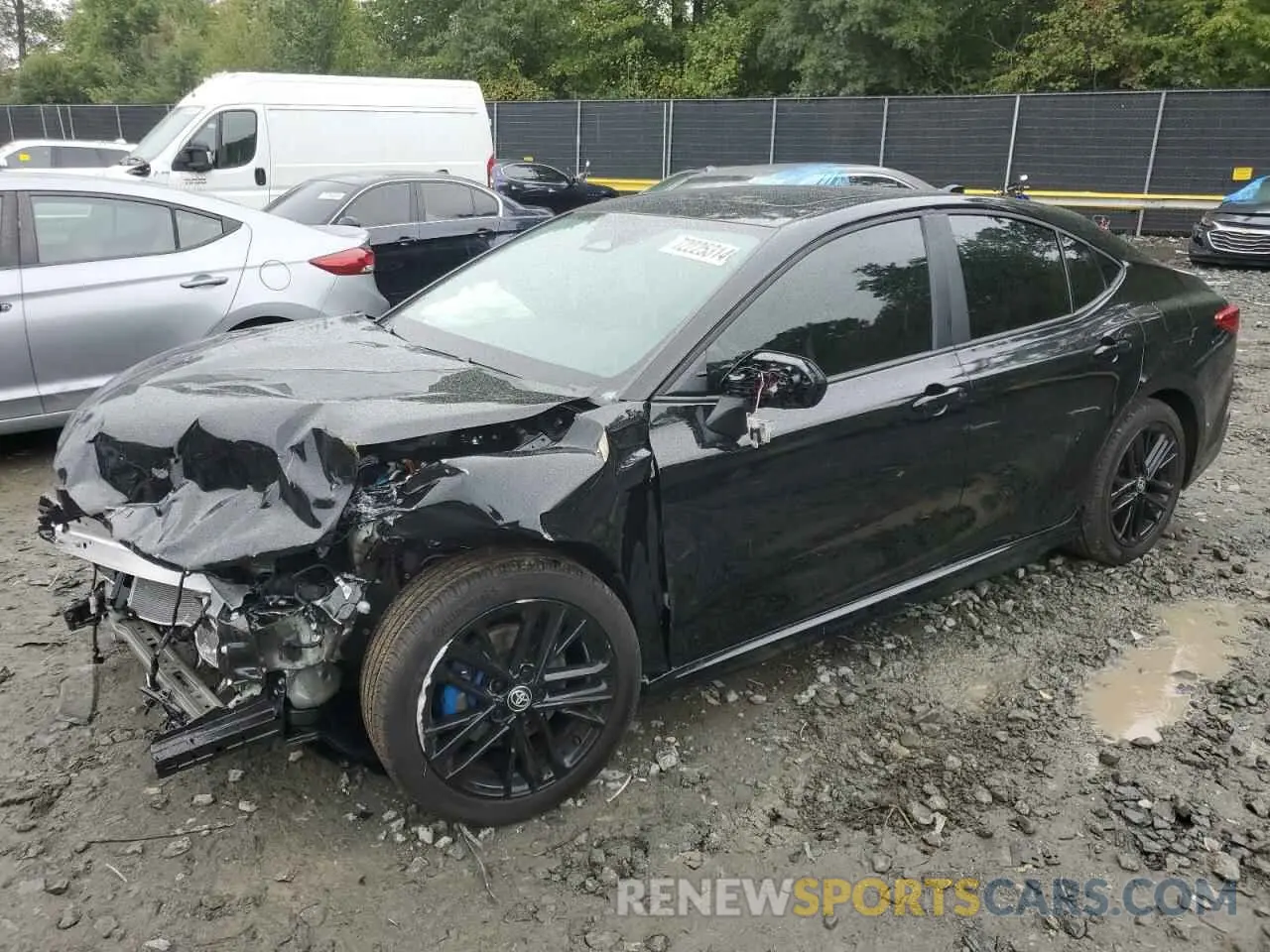 1 Photograph of a damaged car 4T1DBADK4SU003150 TOYOTA CAMRY 2025