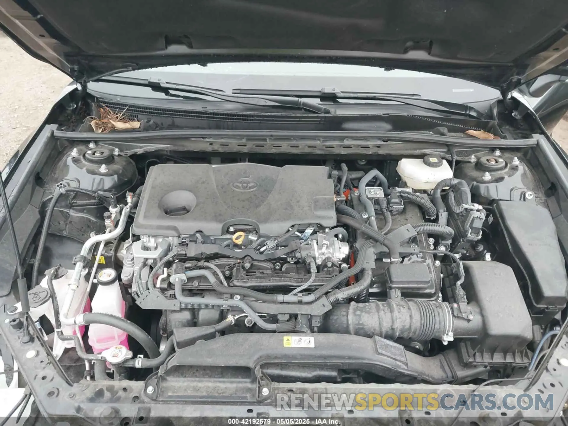 10 Photograph of a damaged car 4T1DBADK4SU004184 TOYOTA CAMRY 2025