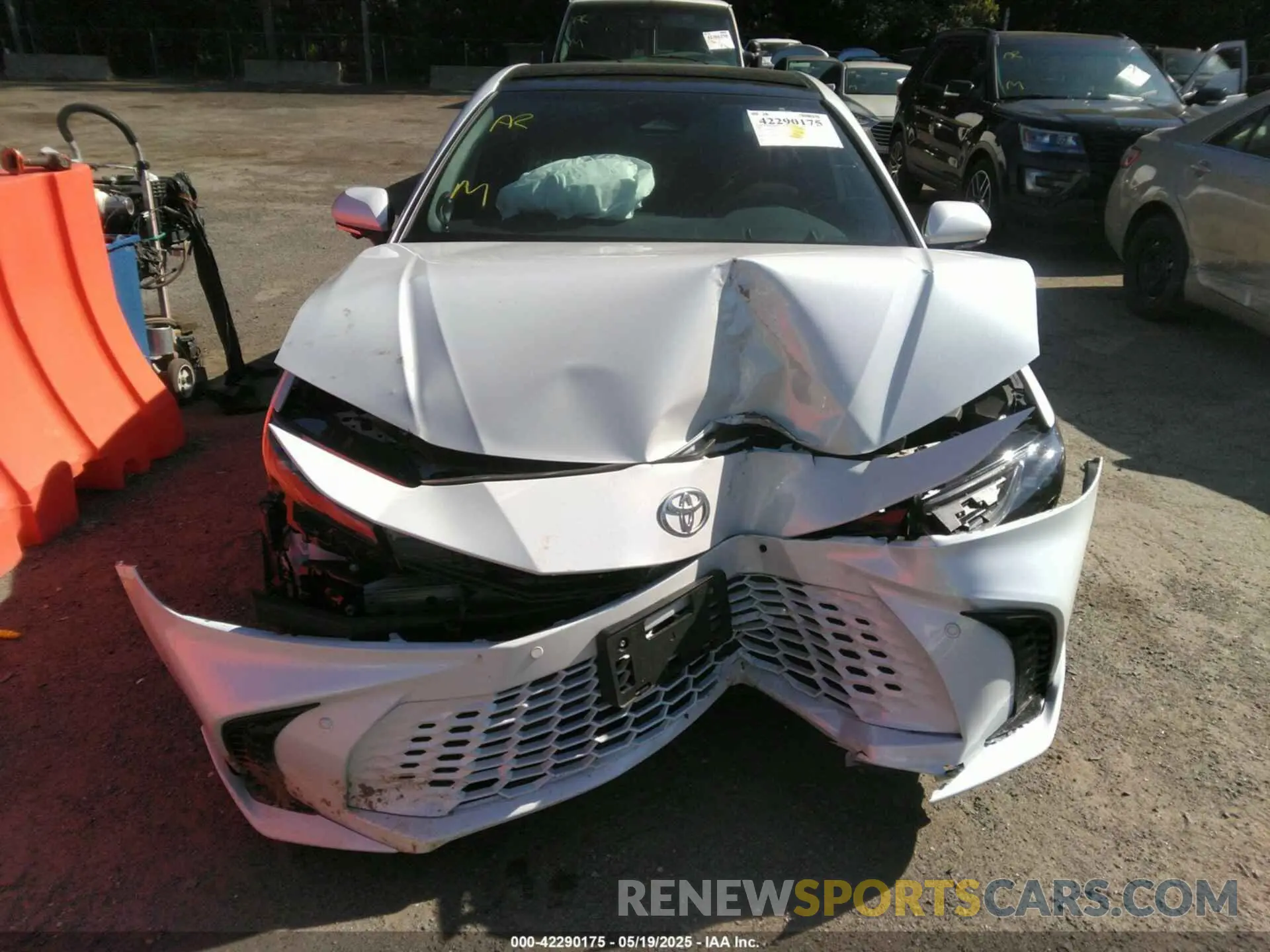12 Photograph of a damaged car 4T1DBADK4SU013192 TOYOTA CAMRY 2025