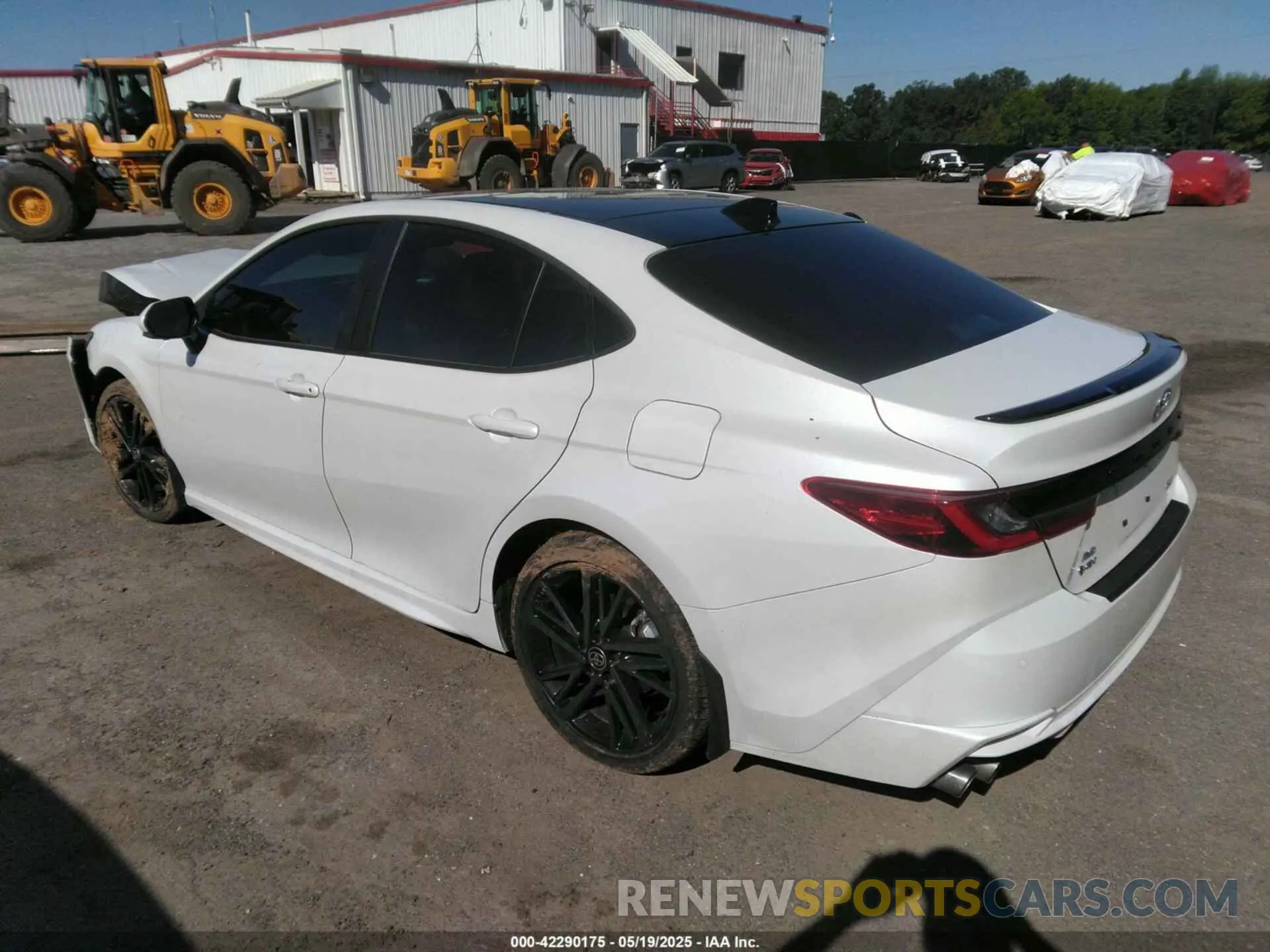 3 Photograph of a damaged car 4T1DBADK4SU013192 TOYOTA CAMRY 2025