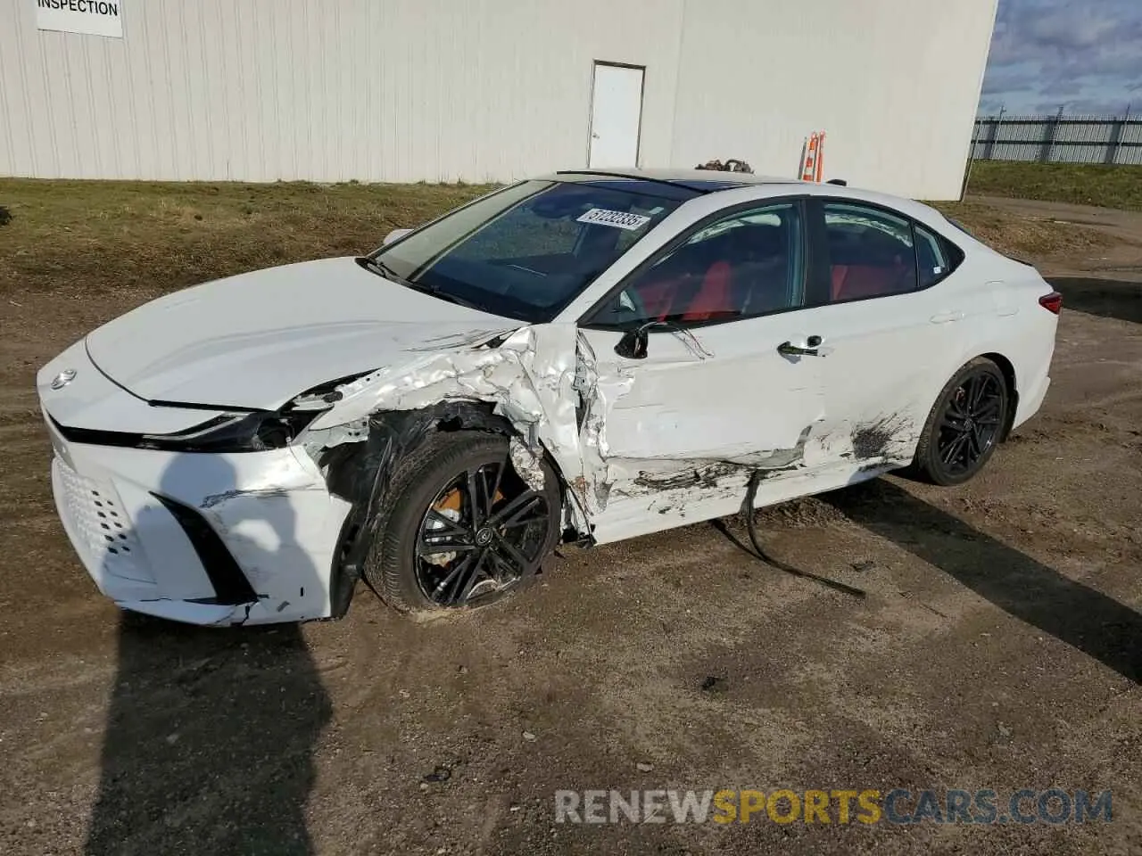 1 Photograph of a damaged car 4T1DBADK4SU017680 TOYOTA CAMRY 2025