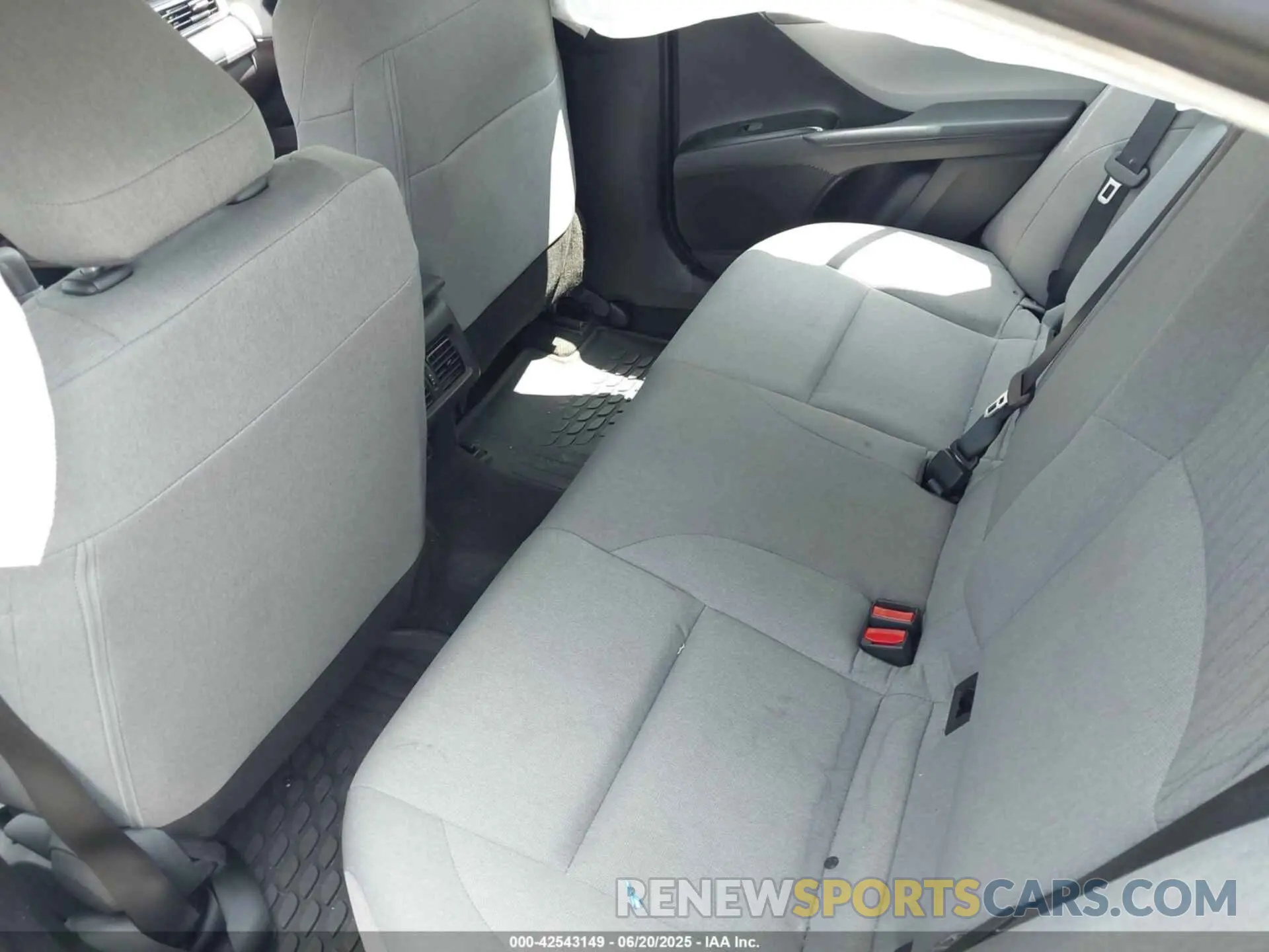 8 Photograph of a damaged car 4T1DBADK4SU509576 TOYOTA CAMRY 2025
