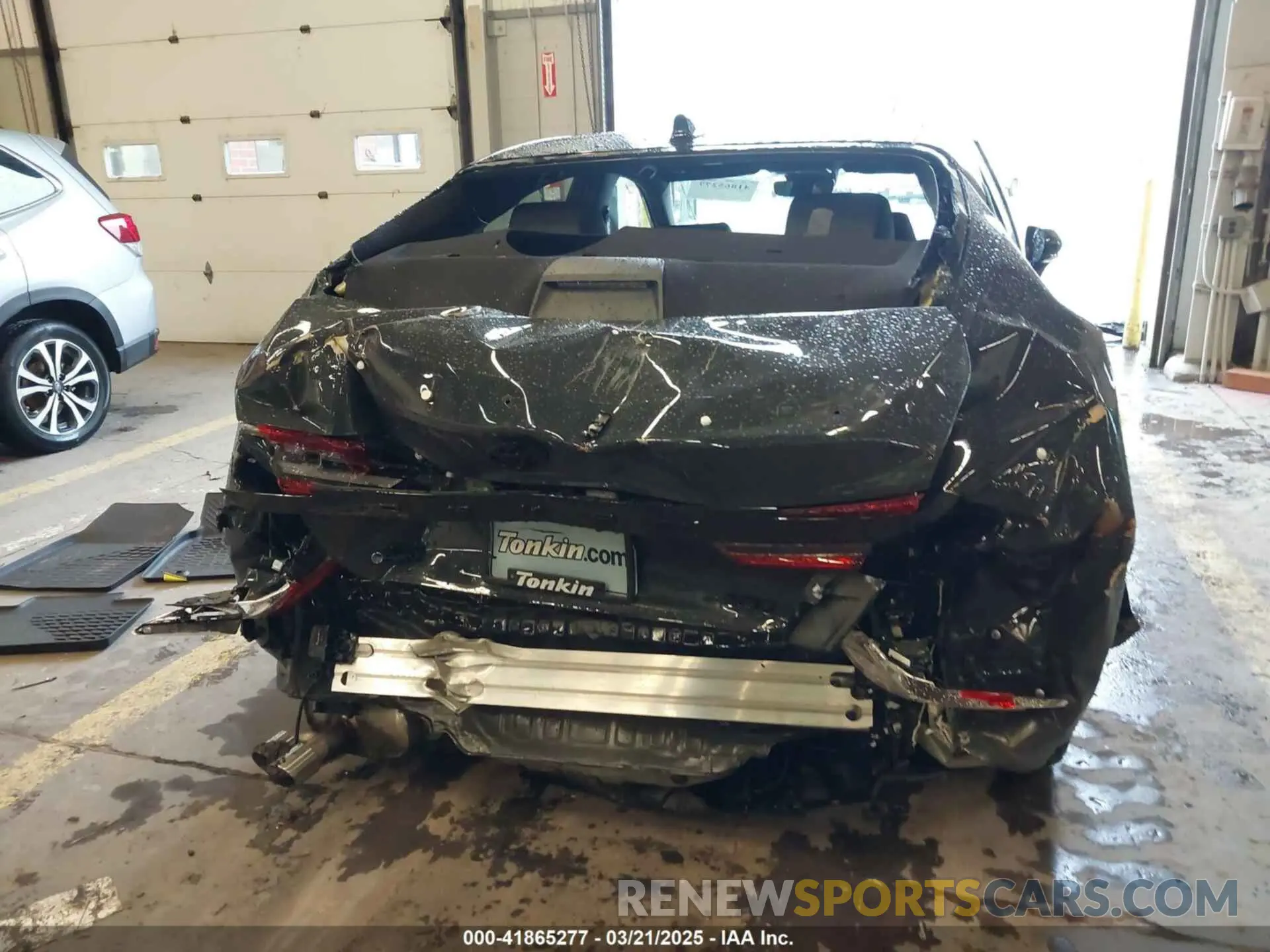 17 Photograph of a damaged car 4T1DBADK4SU520156 TOYOTA CAMRY 2025