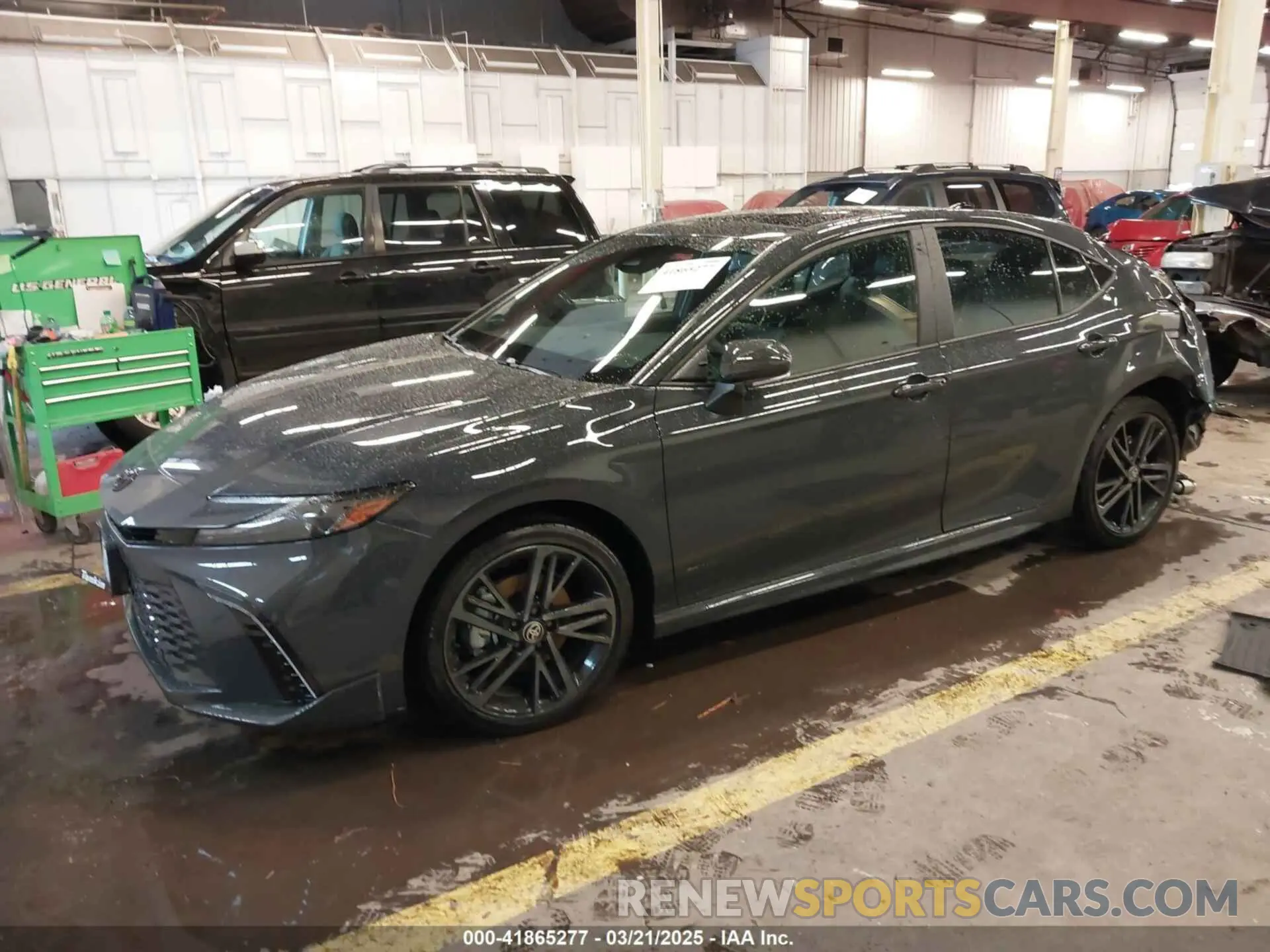 2 Photograph of a damaged car 4T1DBADK4SU520156 TOYOTA CAMRY 2025