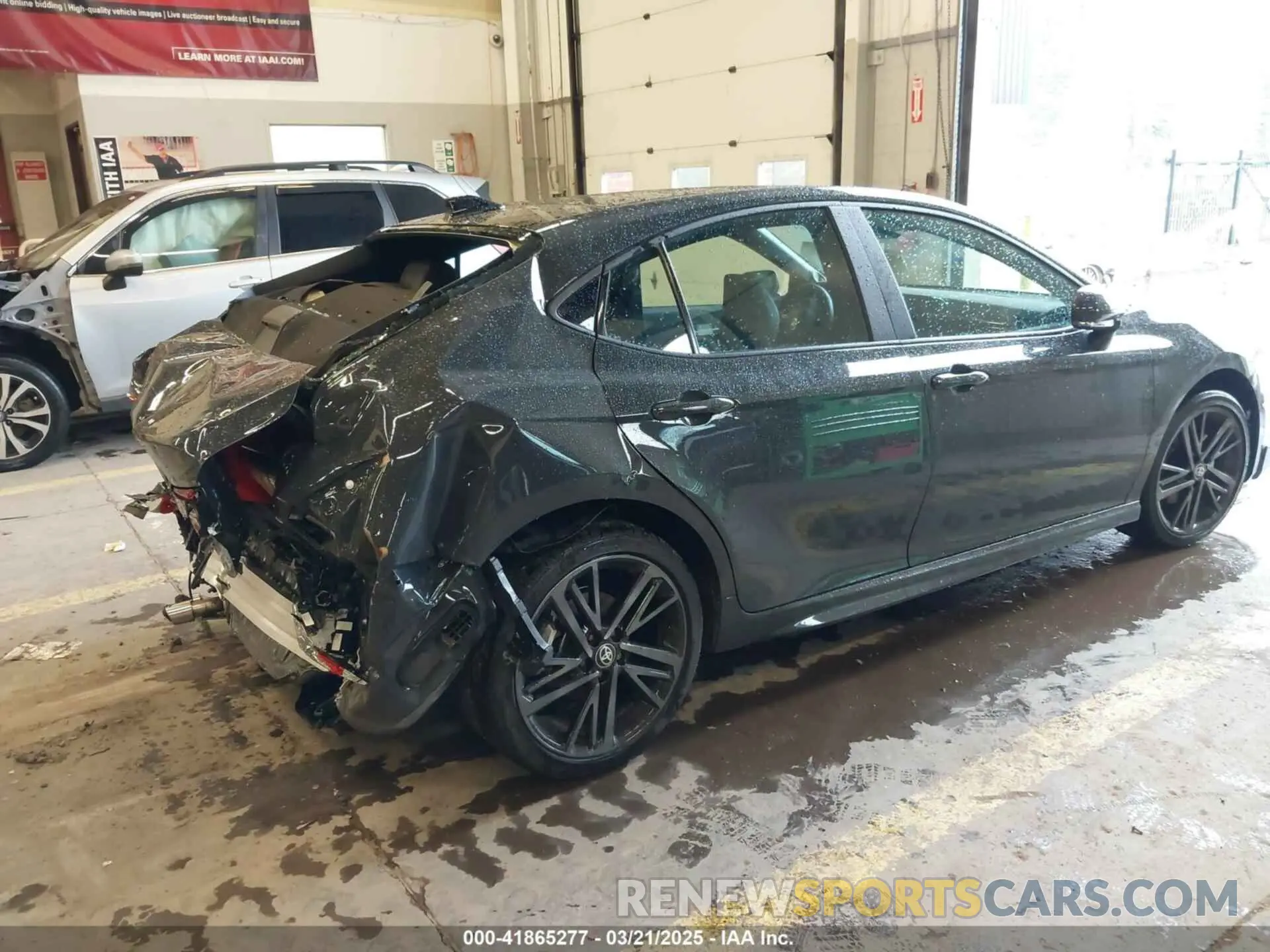 4 Photograph of a damaged car 4T1DBADK4SU520156 TOYOTA CAMRY 2025