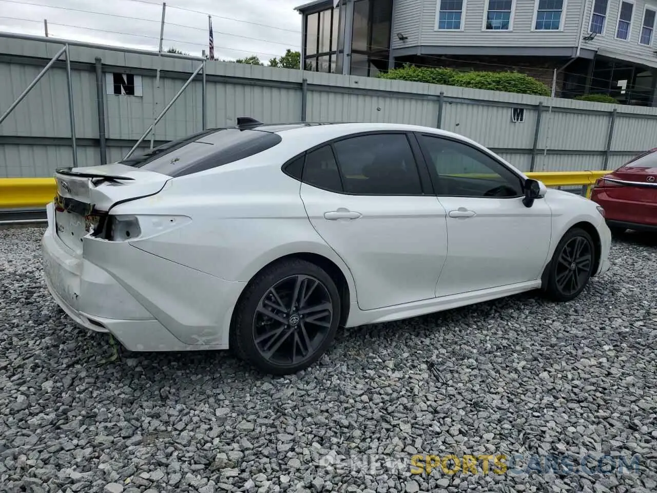 3 Photograph of a damaged car 4T1DBADK5SU005683 TOYOTA CAMRY 2025