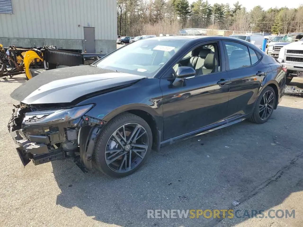 1 Photograph of a damaged car 4T1DBADK5SU015503 TOYOTA CAMRY 2025