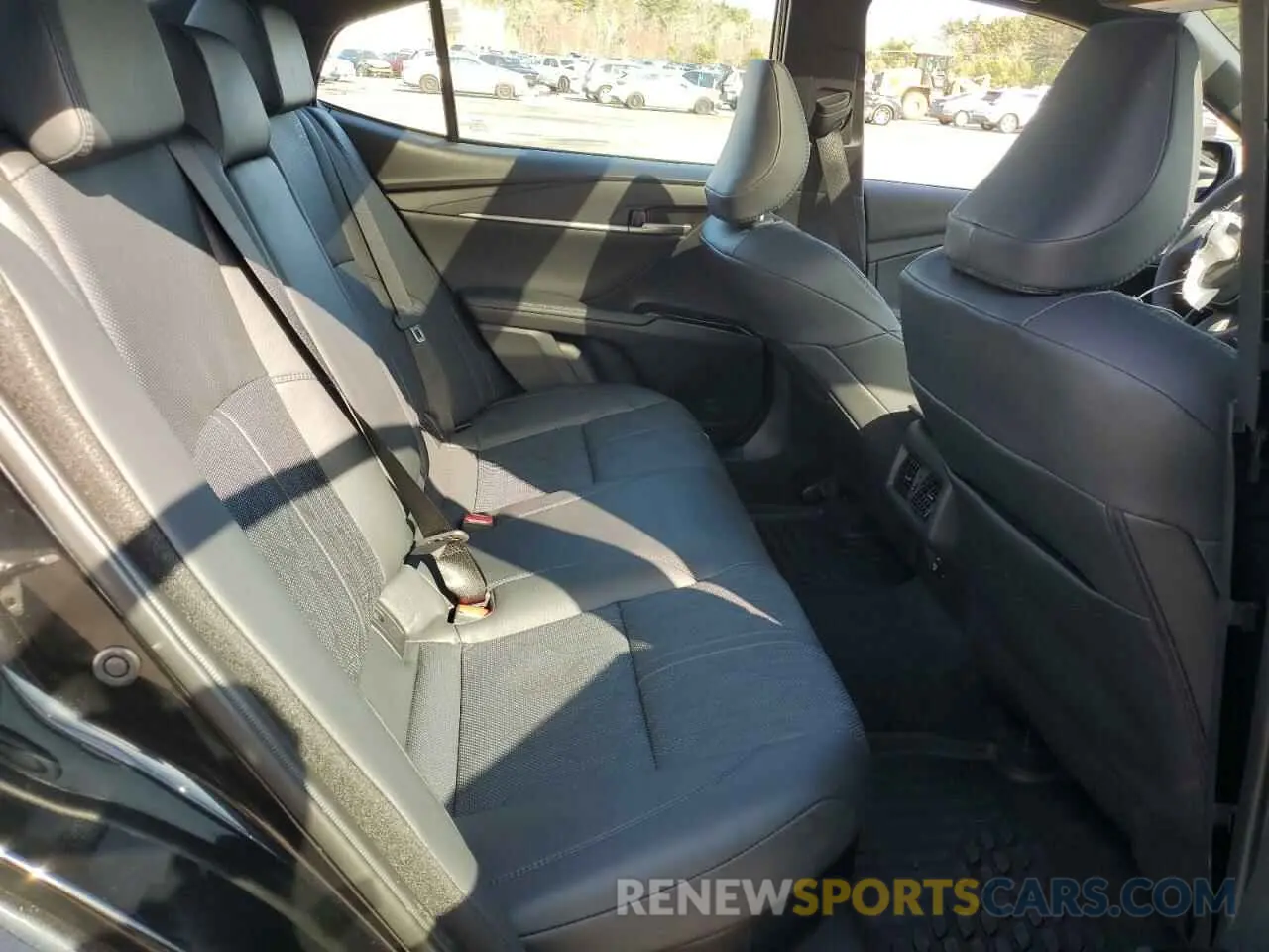 10 Photograph of a damaged car 4T1DBADK5SU015503 TOYOTA CAMRY 2025