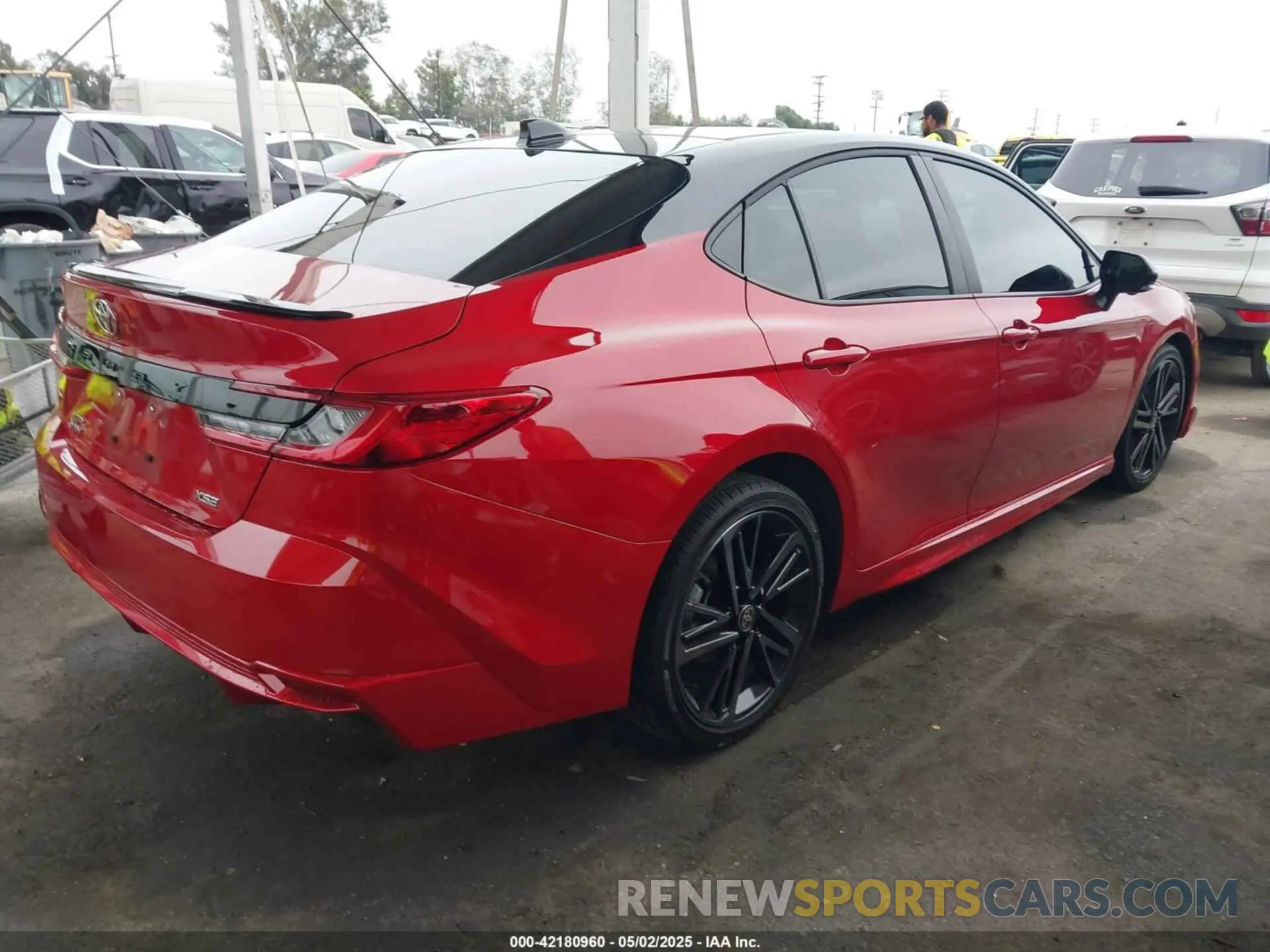 4 Photograph of a damaged car 4T1DBADK5SU022760 TOYOTA CAMRY 2025