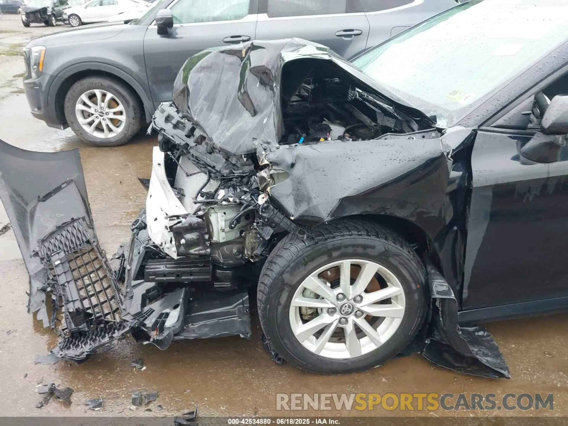 17 Photograph of a damaged car 4T1DBADK5SU503558 TOYOTA CAMRY 2025