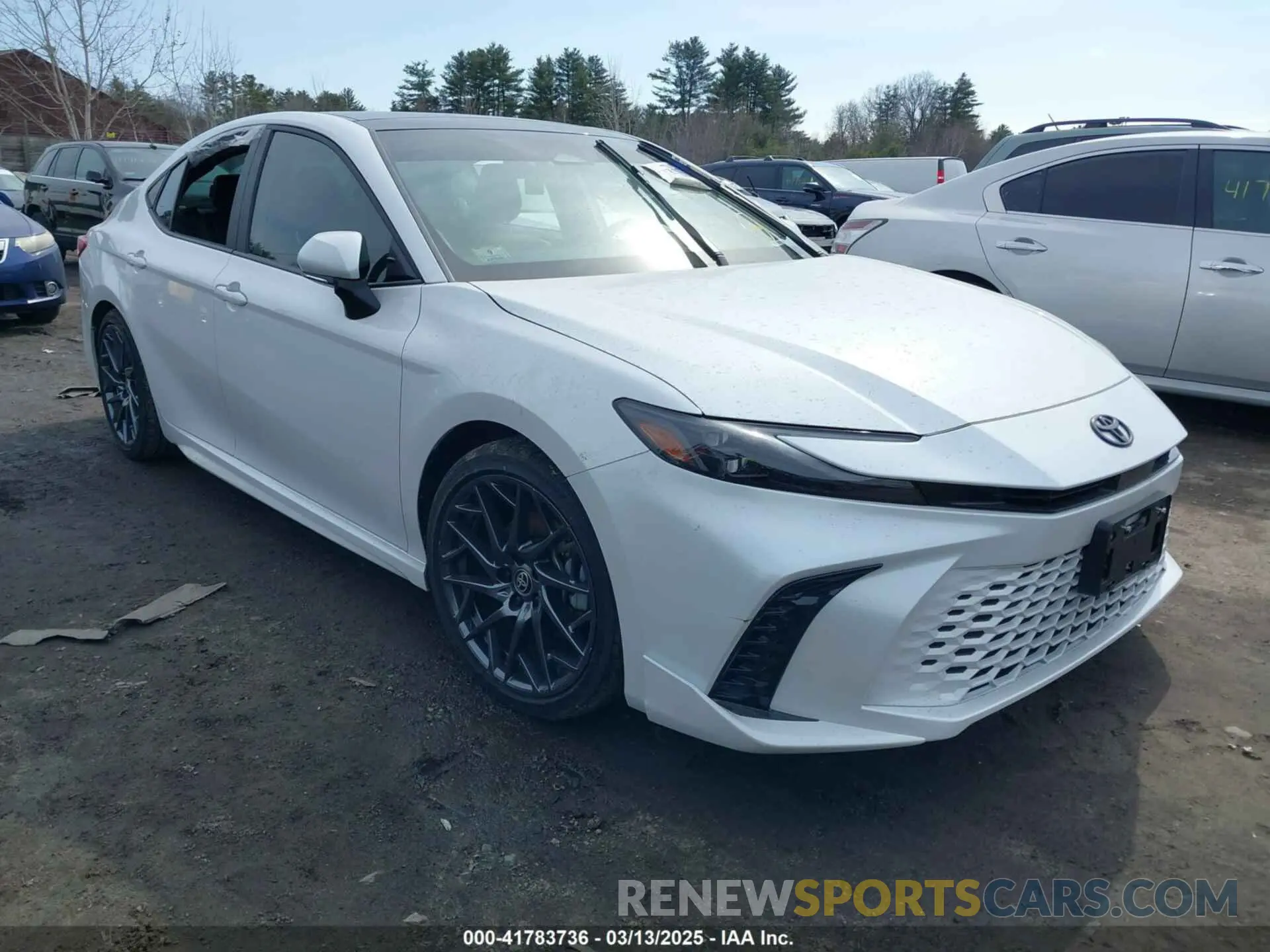1 Photograph of a damaged car 4T1DBADK5SU507223 TOYOTA CAMRY 2025