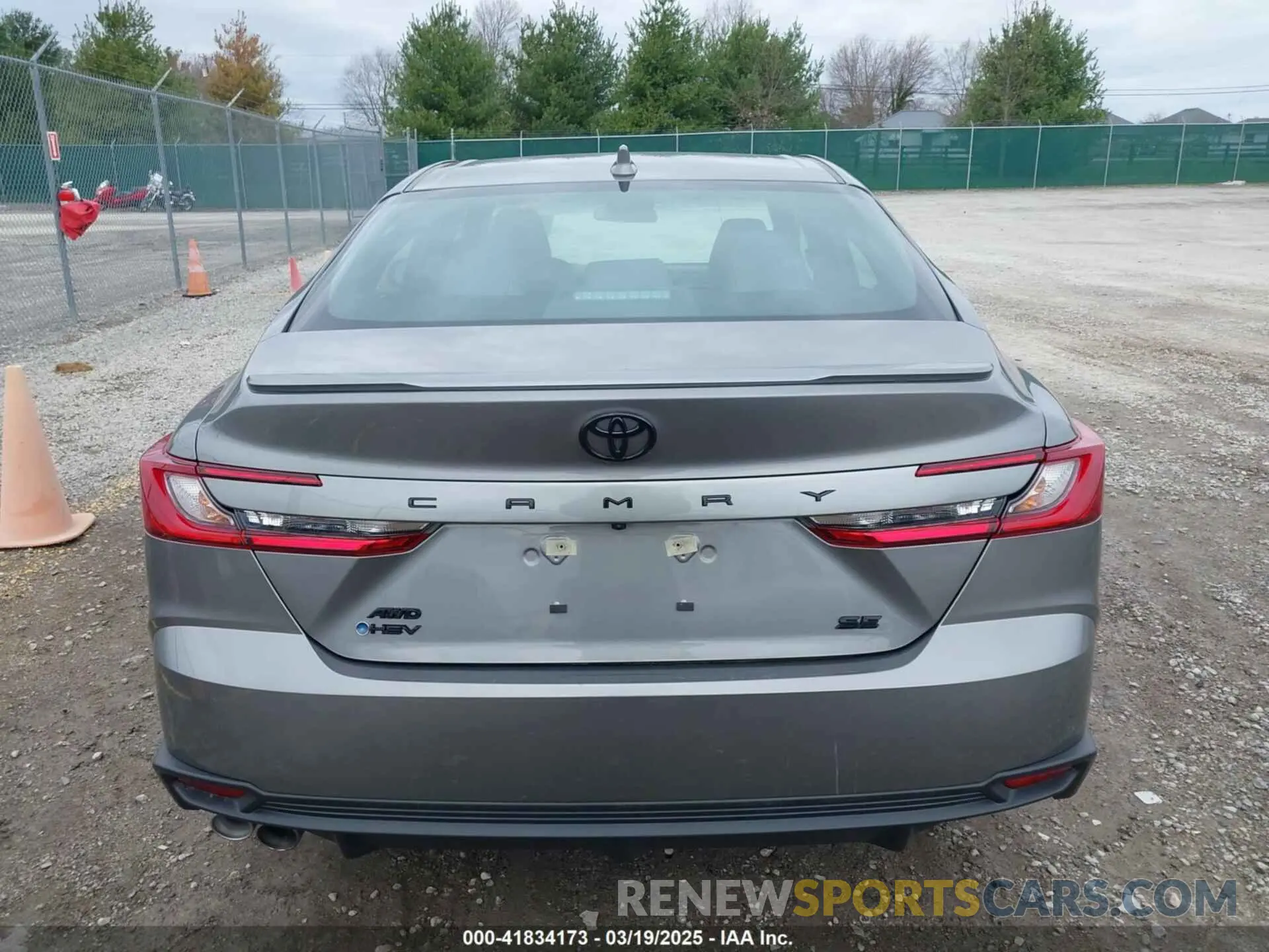 16 Photograph of a damaged car 4T1DBADK5SU510042 TOYOTA CAMRY 2025
