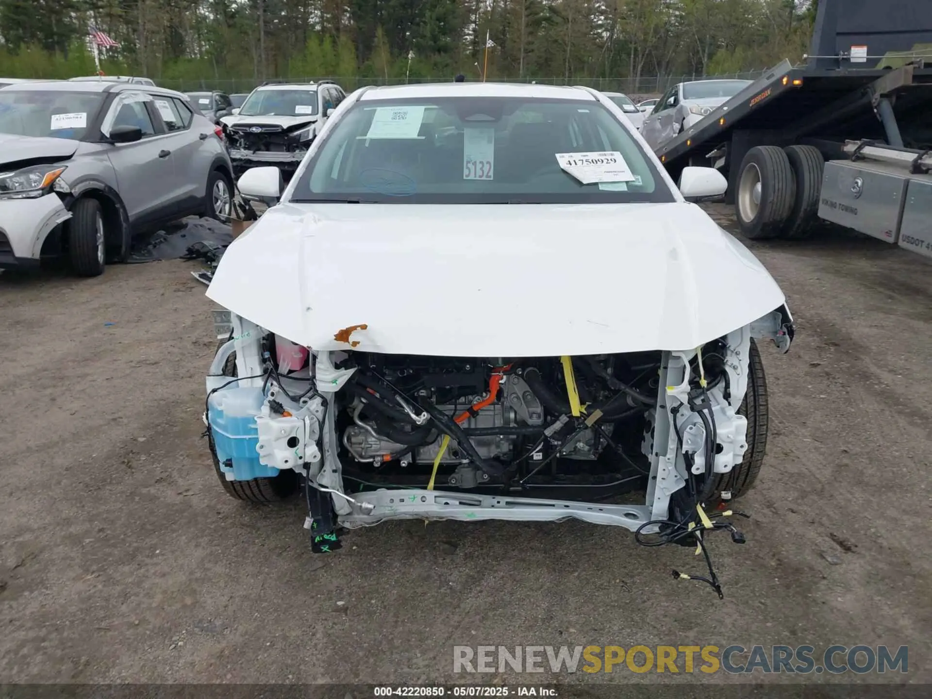 13 Photograph of a damaged car 4T1DBADK5SU522109 TOYOTA CAMRY 2025