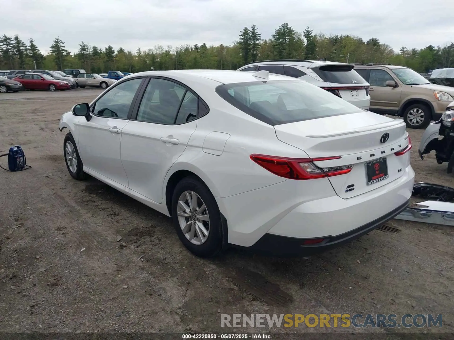 3 Photograph of a damaged car 4T1DBADK5SU522109 TOYOTA CAMRY 2025
