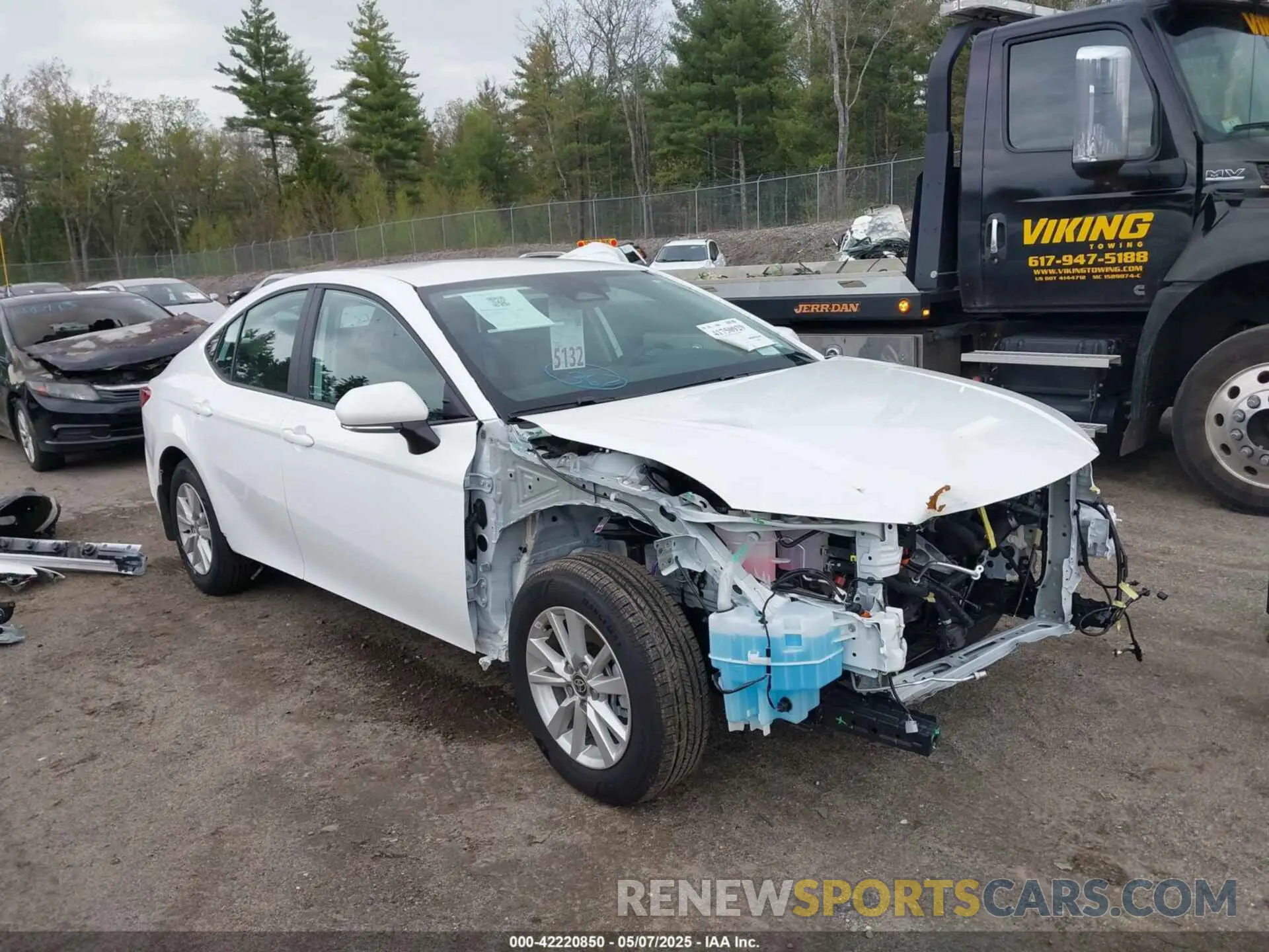 6 Photograph of a damaged car 4T1DBADK5SU522109 TOYOTA CAMRY 2025