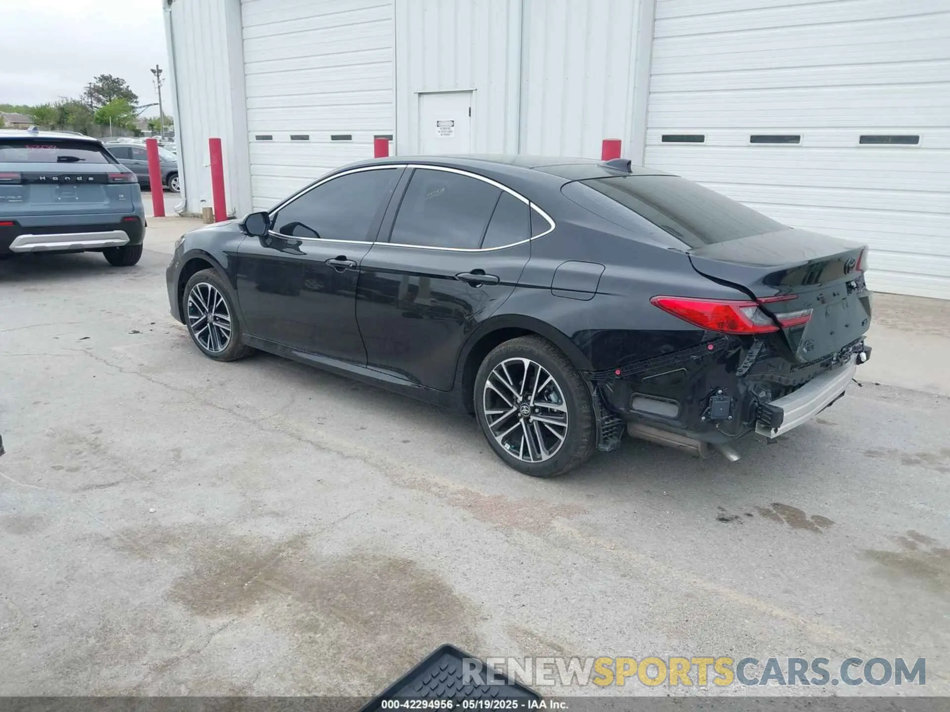 3 Photograph of a damaged car 4T1DBADK6SU022282 TOYOTA CAMRY 2025