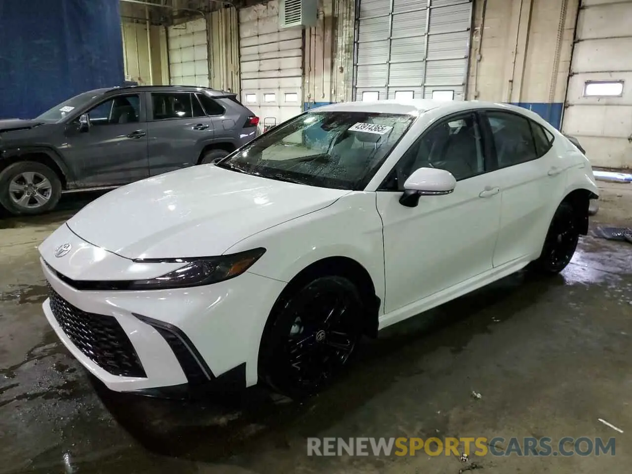 1 Photograph of a damaged car 4T1DBADK6SU502693 TOYOTA CAMRY 2025